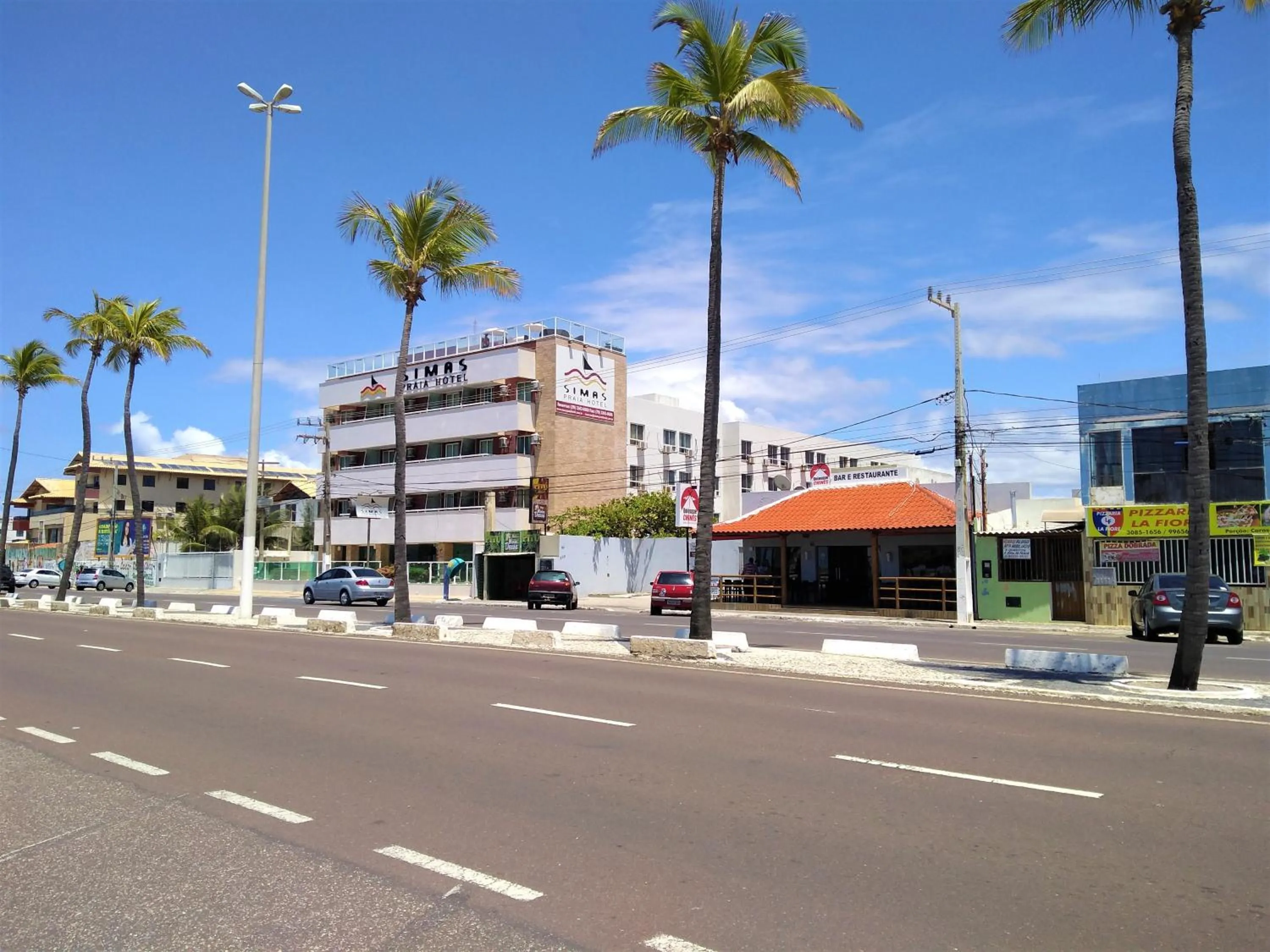Property building in Simas Praia Hotel