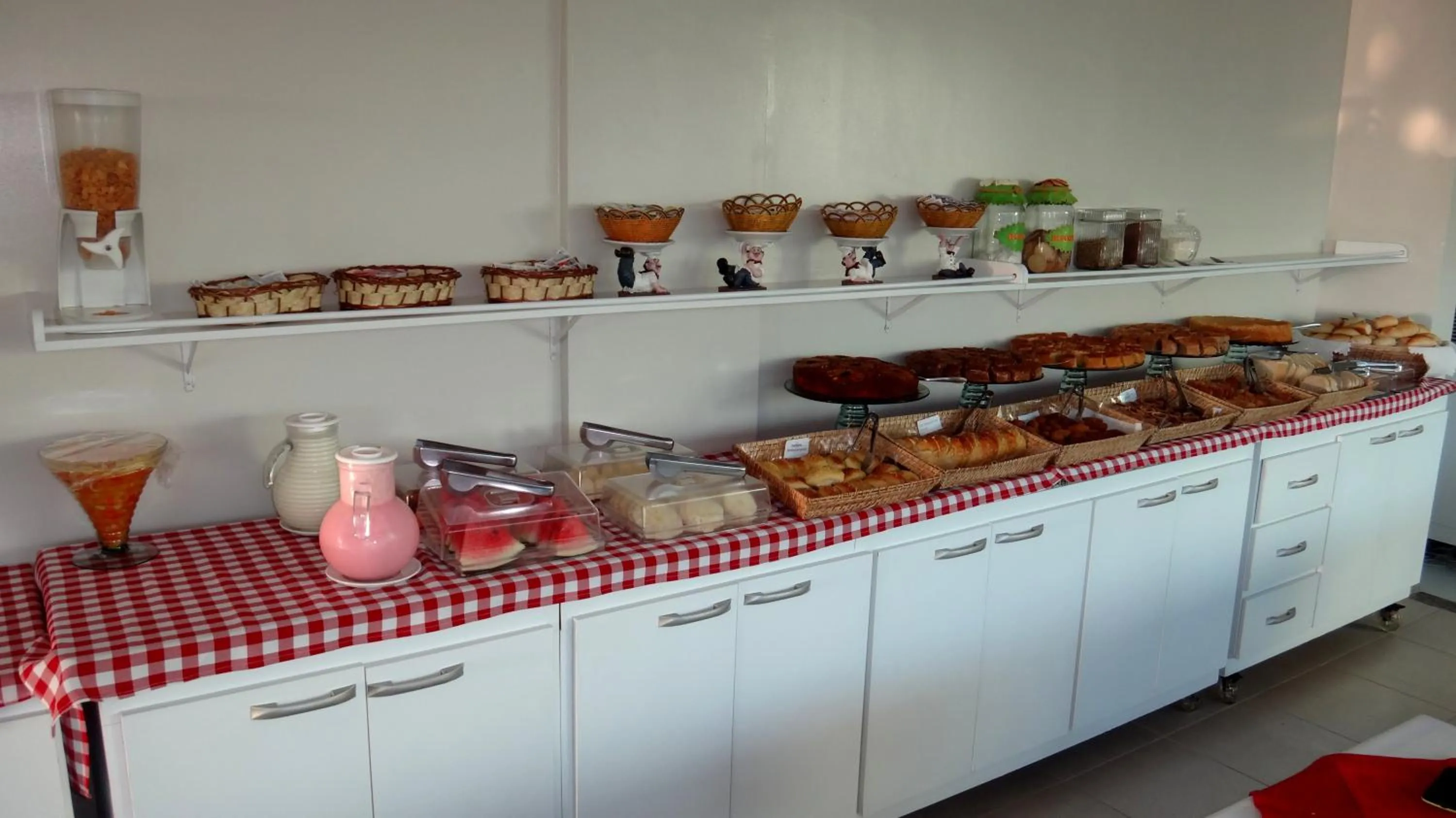 Restaurant/places to eat in Simas Praia Hotel