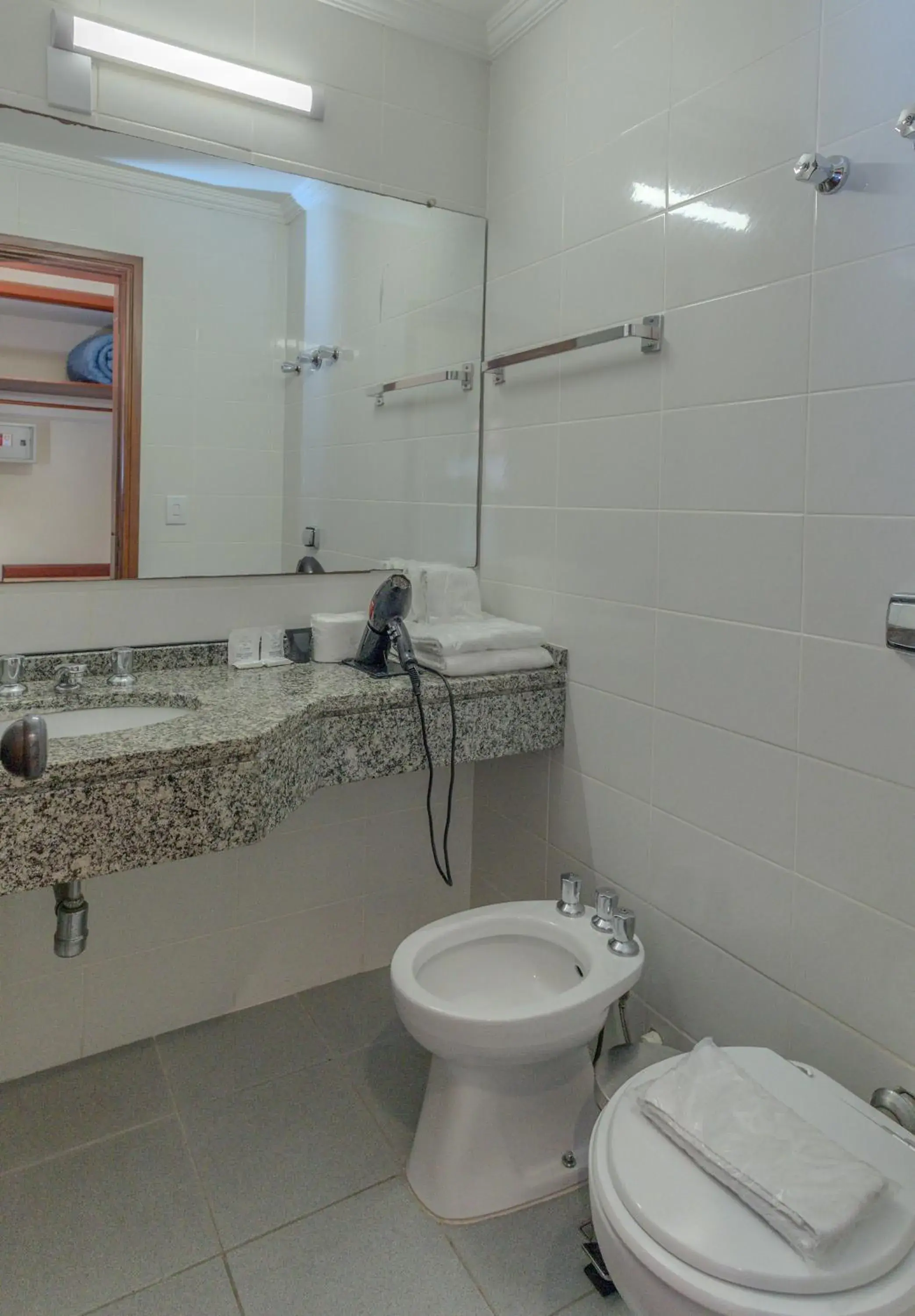 Deluxe Quadruple Room in Lizon Curitiba Hotel Deluxe Quadruple Room in Lizon Curitiba Hotel