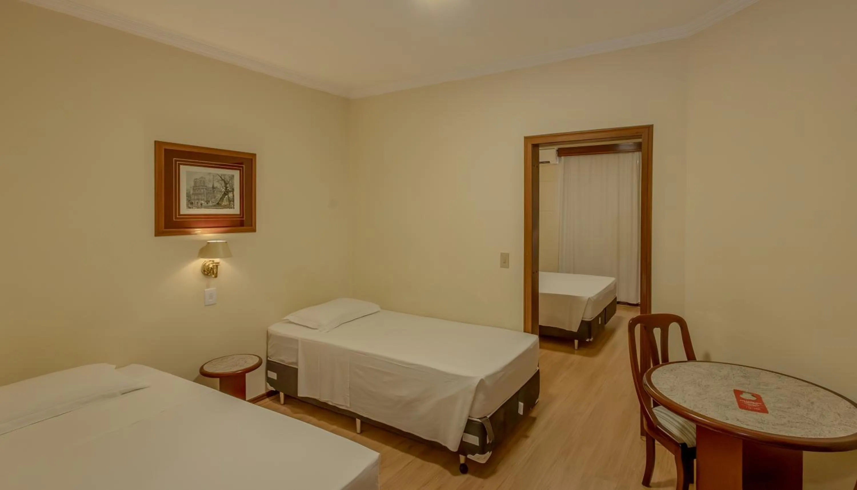 Photo of the whole room, Bed in Lizon Curitiba Hotel