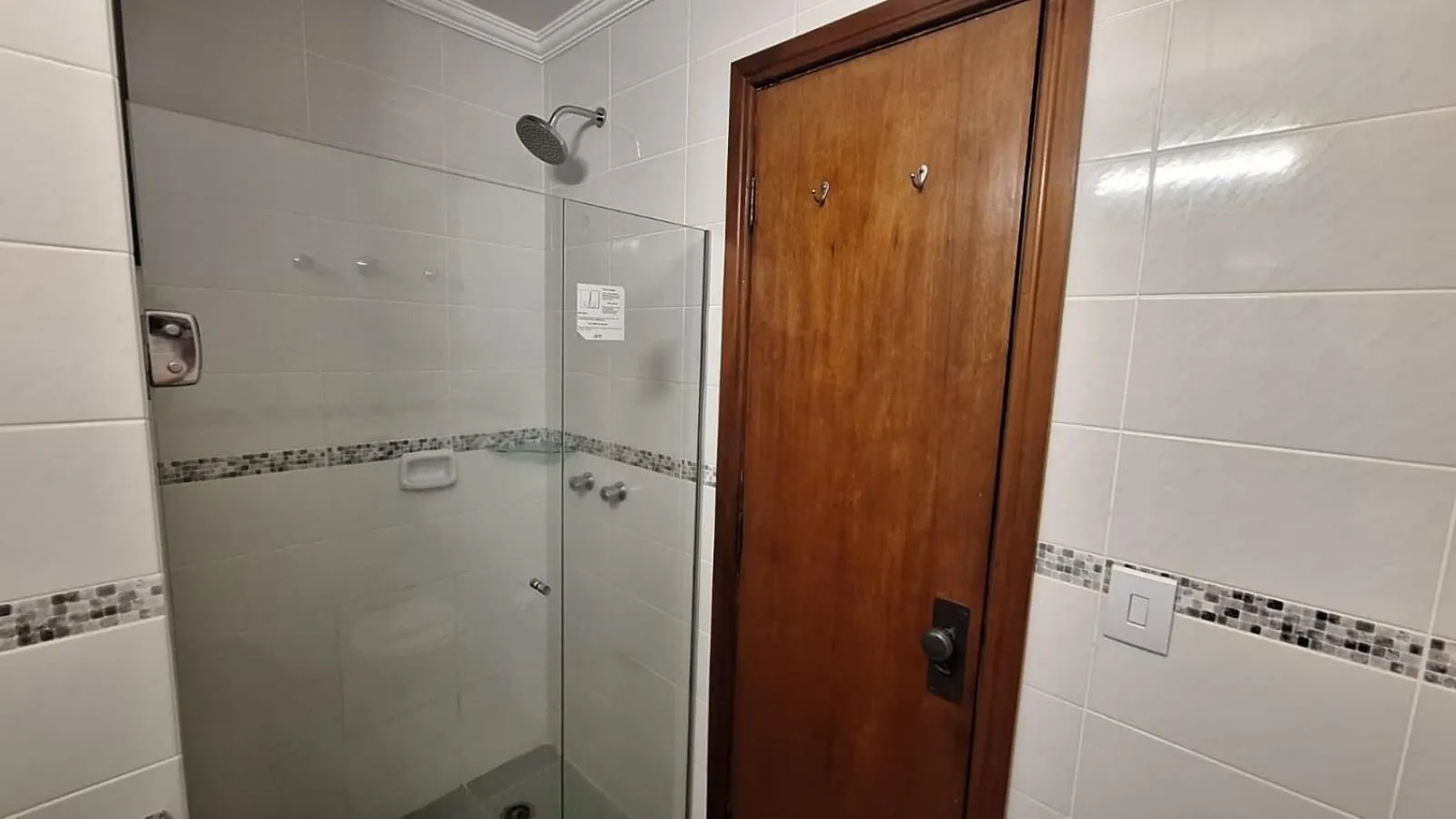 Shower in Lizon Curitiba Hotel