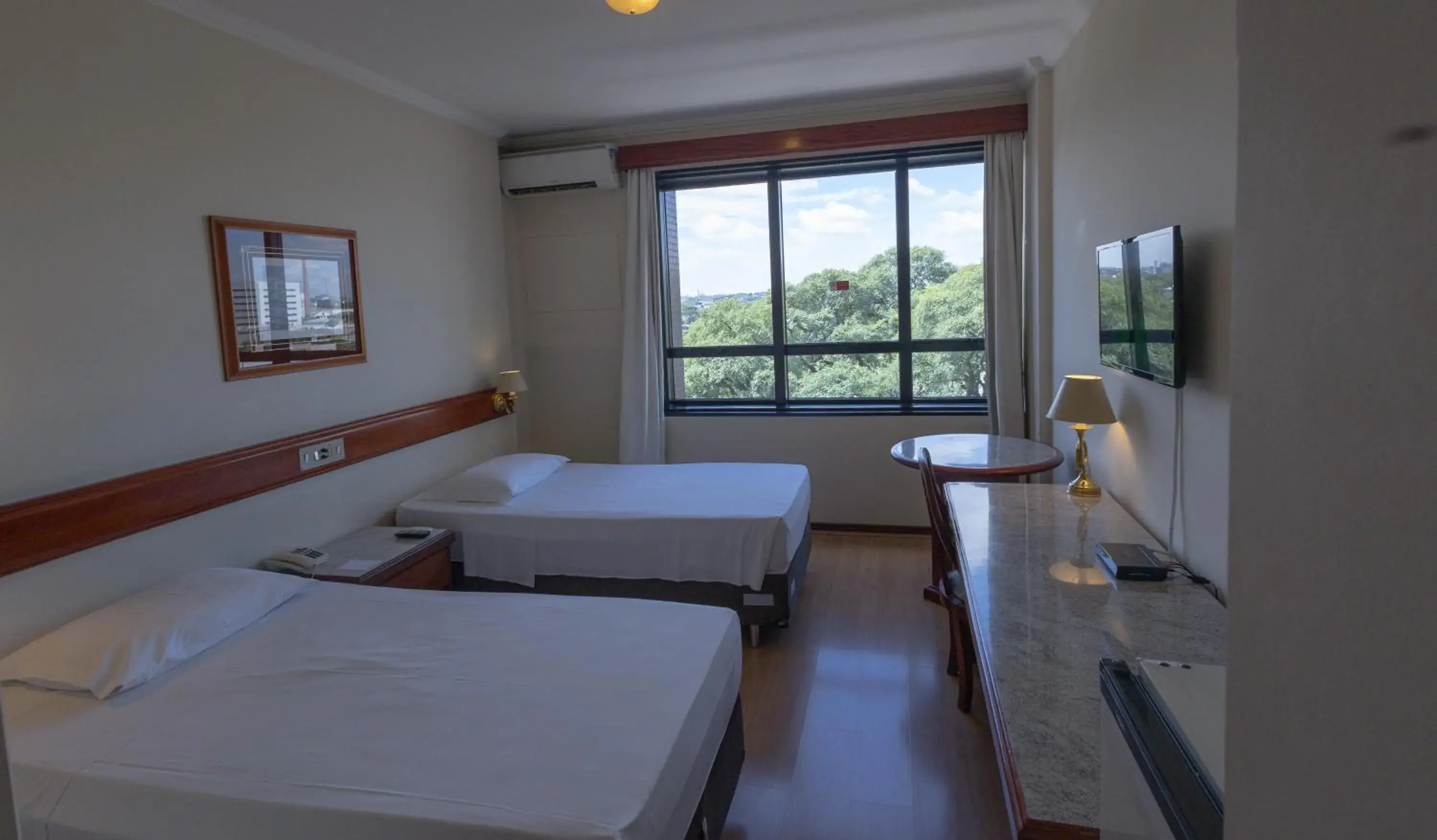 Budget Twin Room in Lizon Curitiba Hotel Budget Twin Room in Lizon Curitiba Hotel