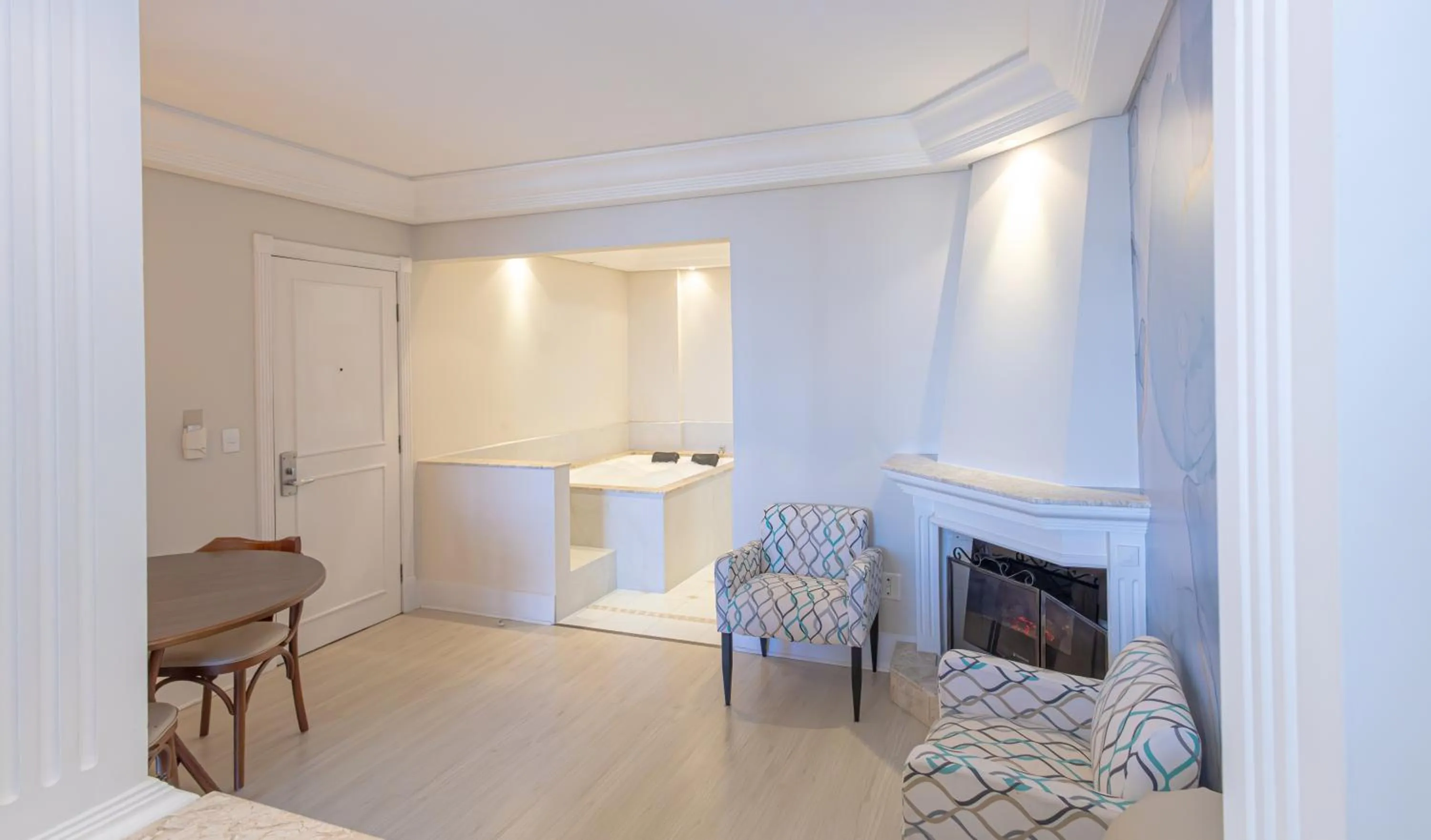 Photo of the whole room in Lizon Curitiba Hotel