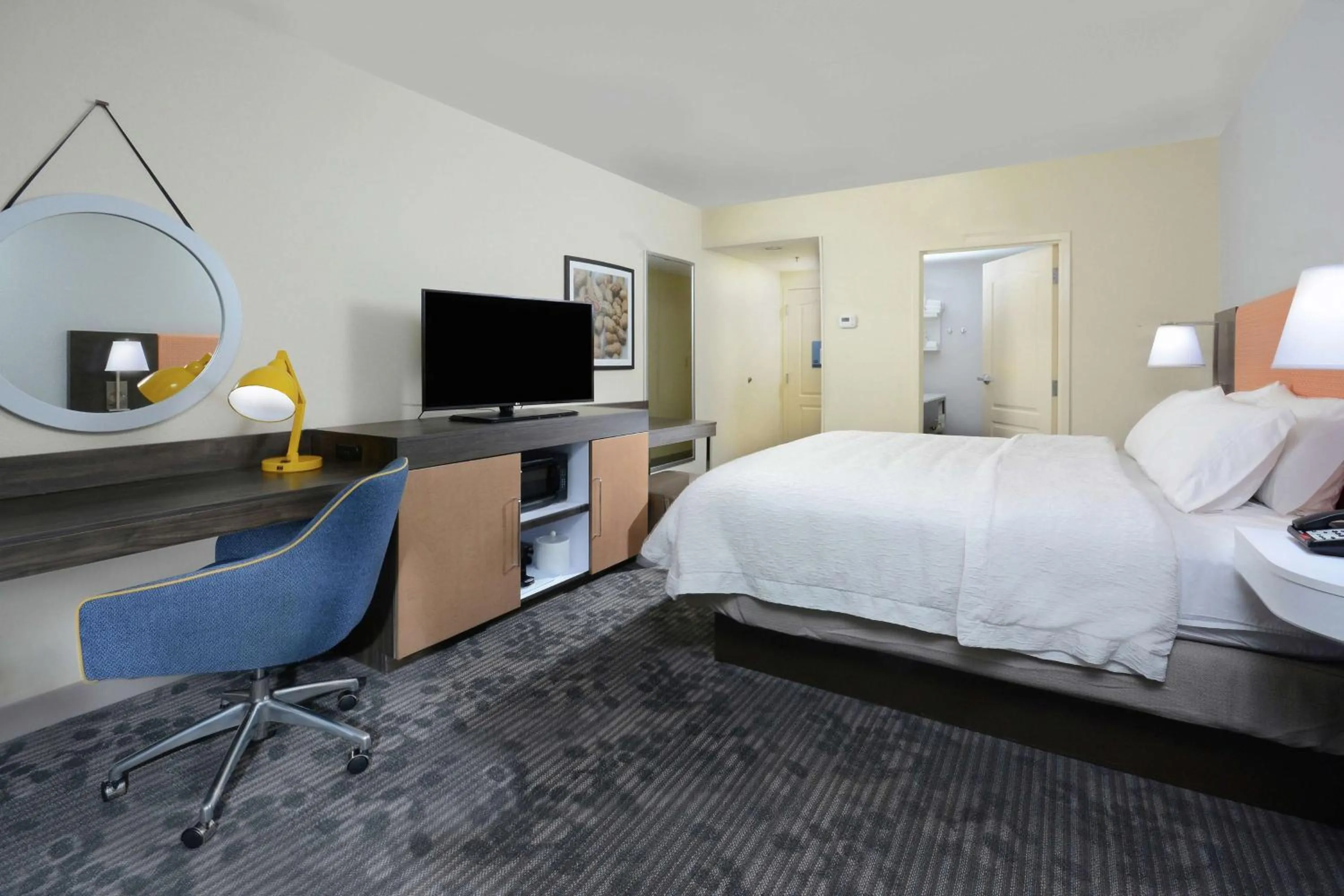 Bedroom, Bed in Hampton Inn & Suites Greenville/Spartanburg I-85