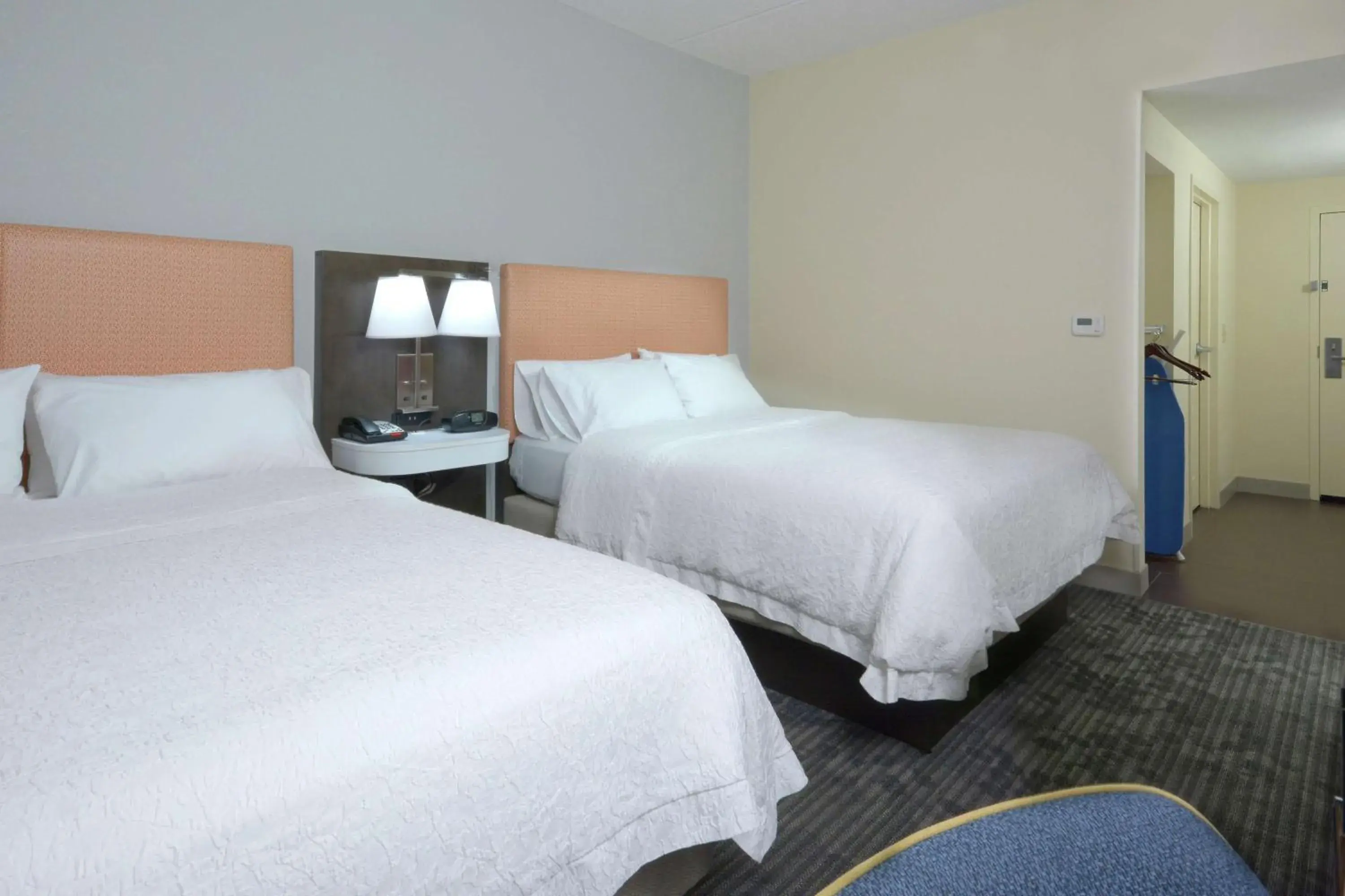 Bed in Hampton Inn & Suites Greenville/Spartanburg I-85 Bed in Hampton Inn & Suites Greenville/Spartanburg I-85
