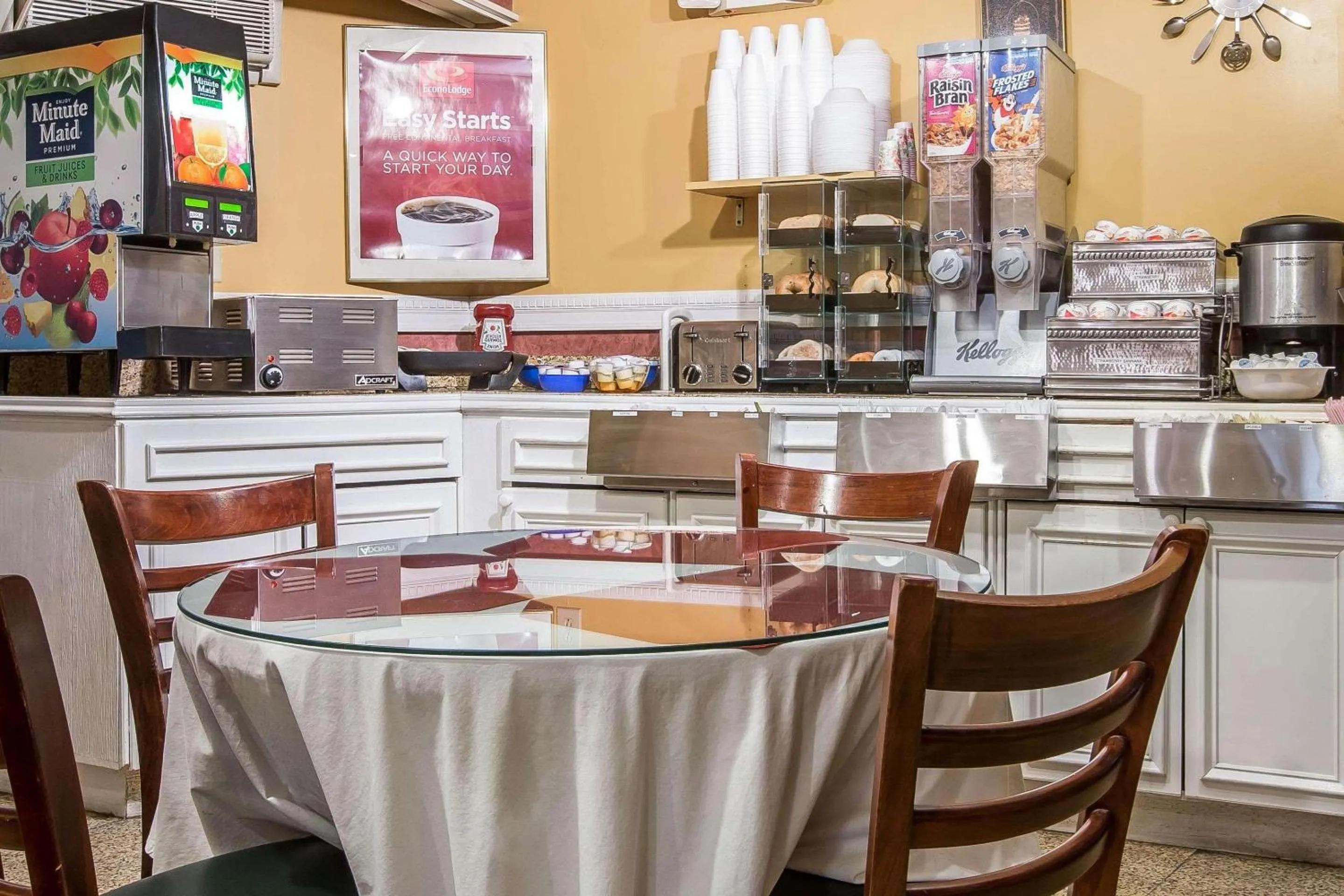 Restaurant/Places to Eat in Econo Lodge Montpelier I-89