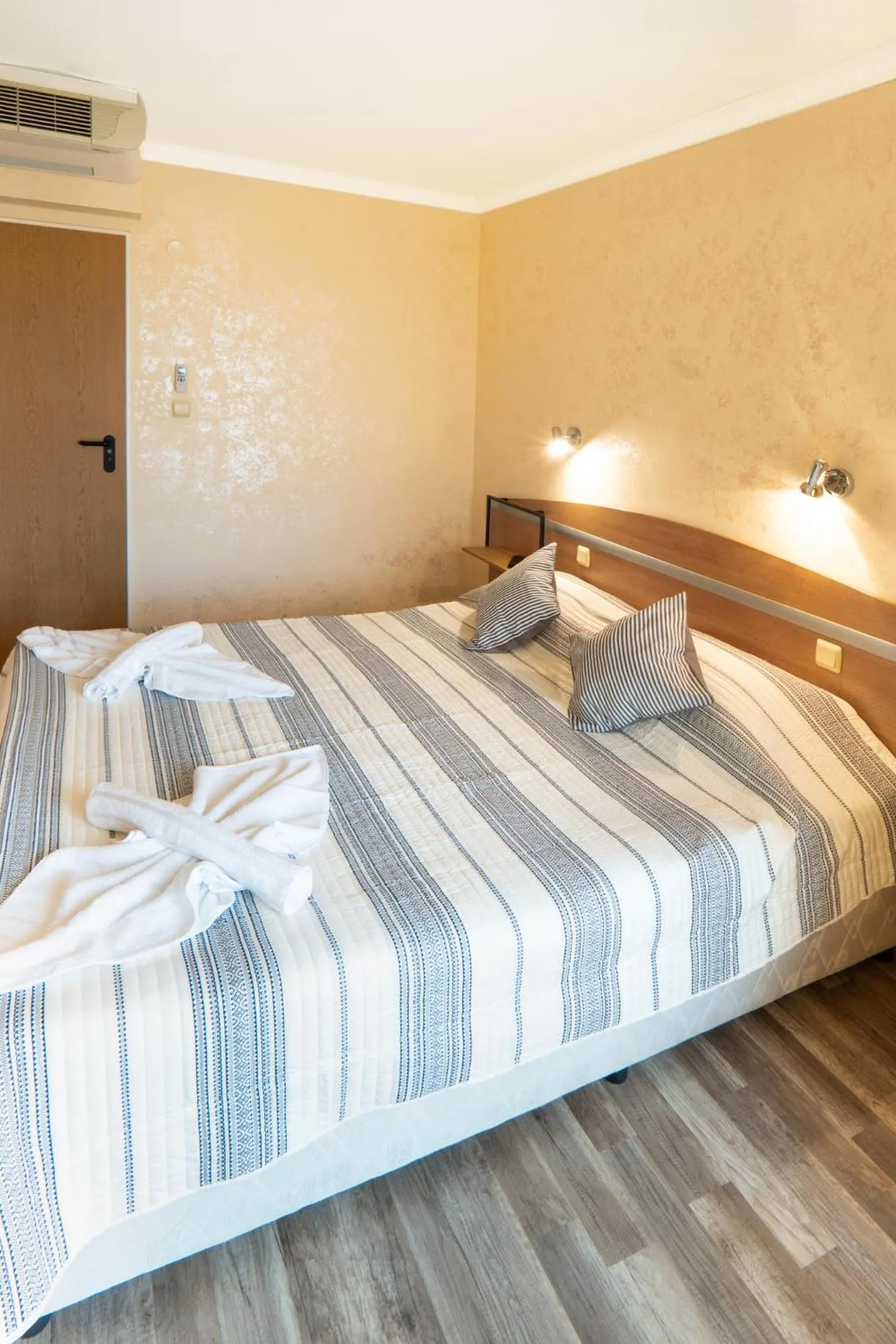 Bedroom, Bed in Hotel Zeus