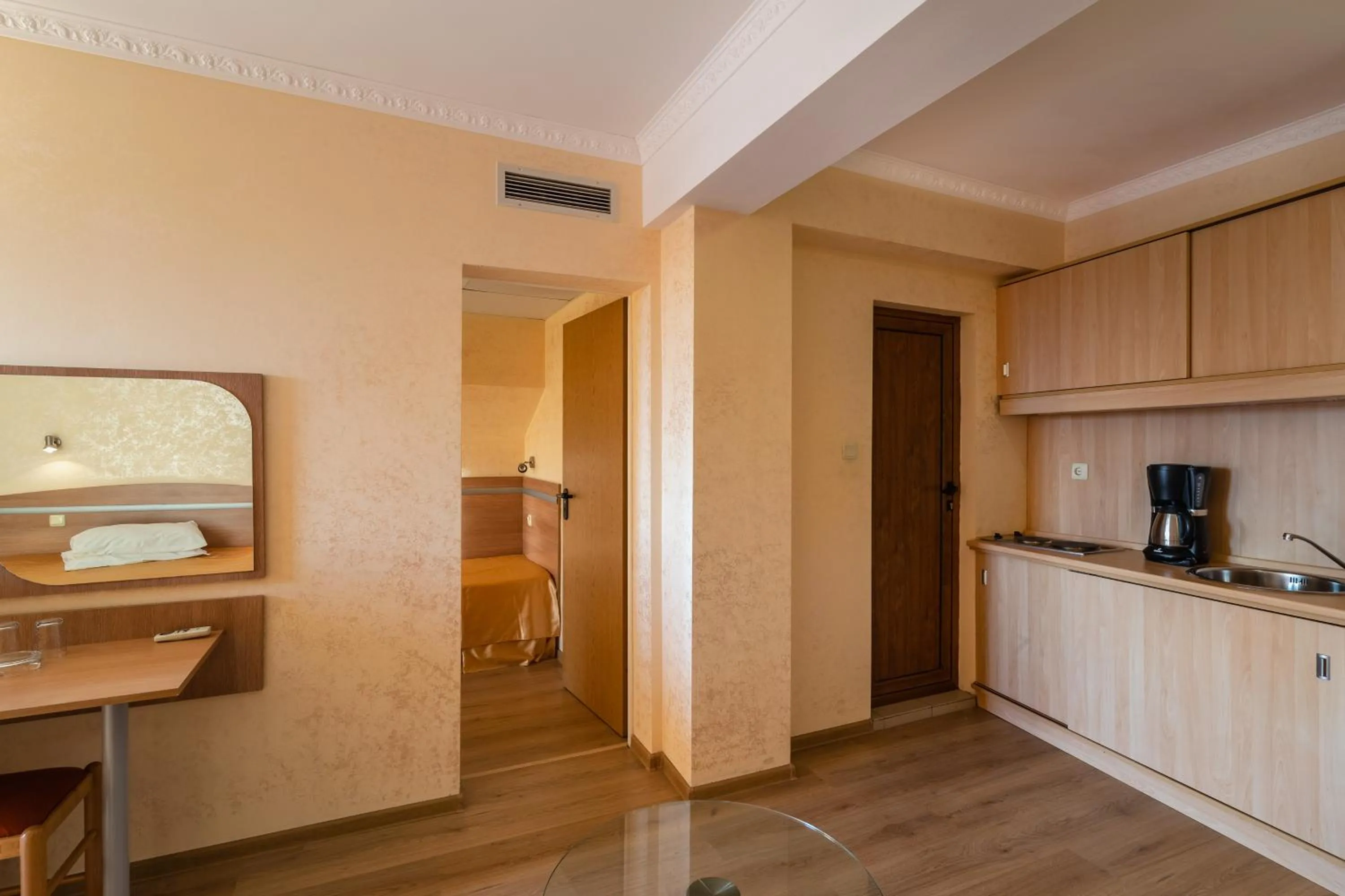 Shower in Hotel Zeus