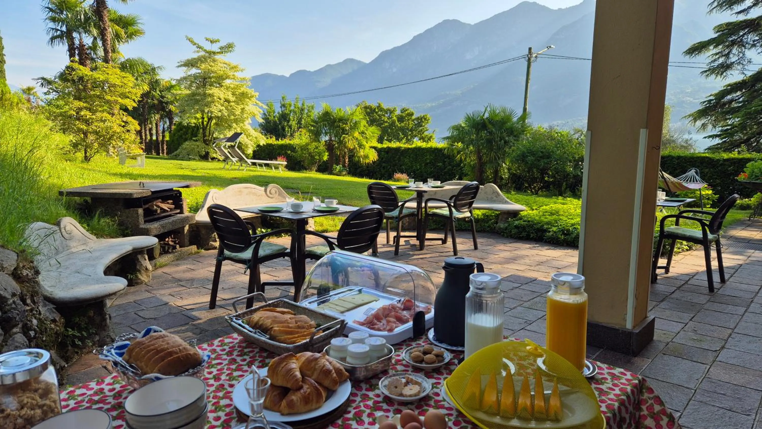 Breakfast in Villa Ucci
