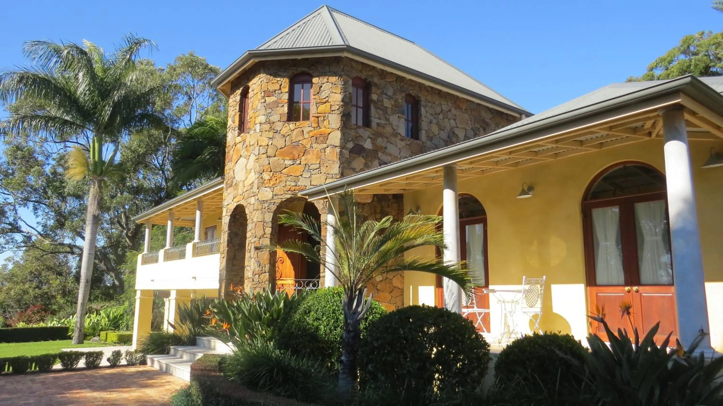 Facade/entrance in Victoria's At Ewingsdale