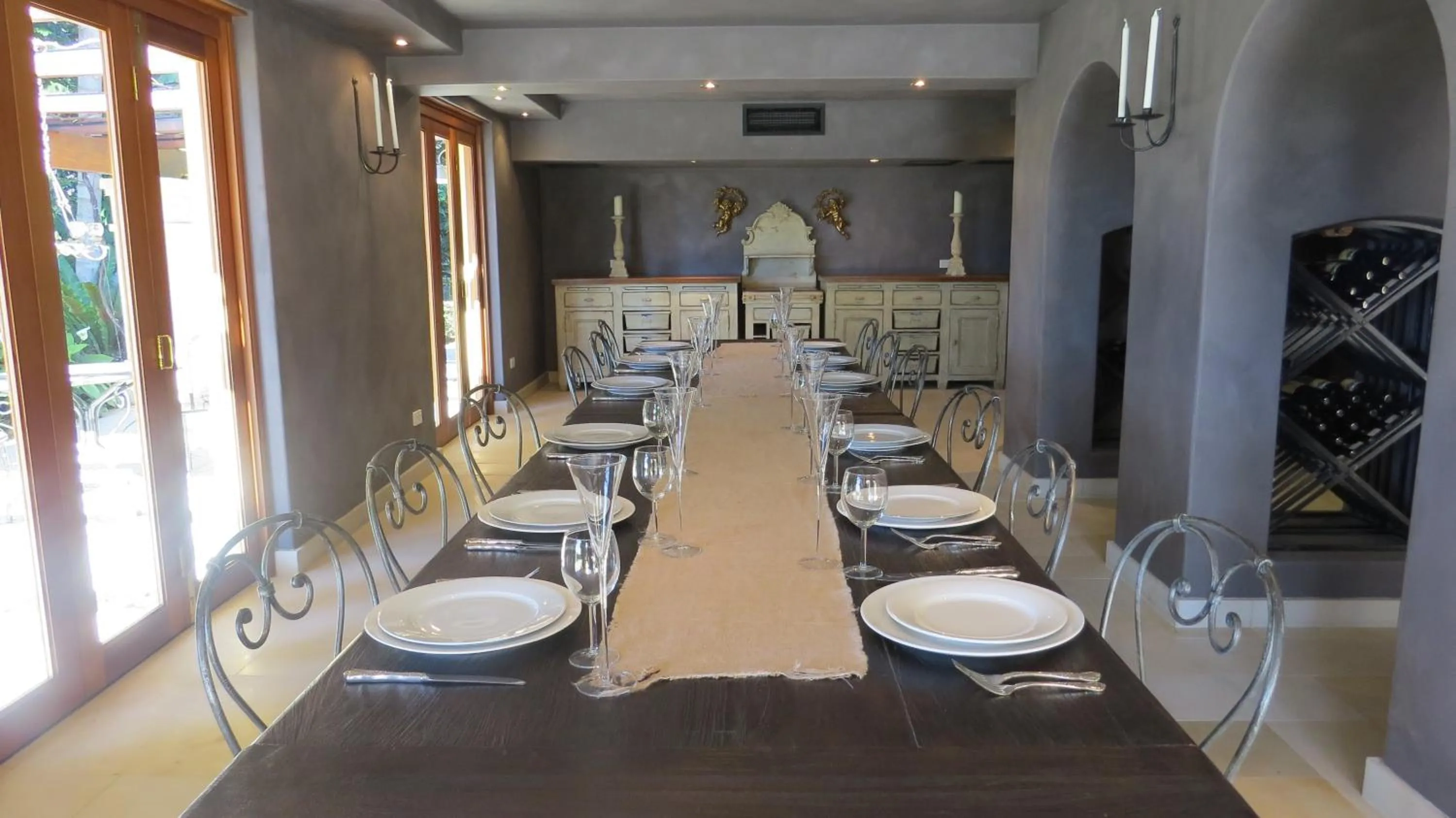 Dining area in Victoria's At Ewingsdale