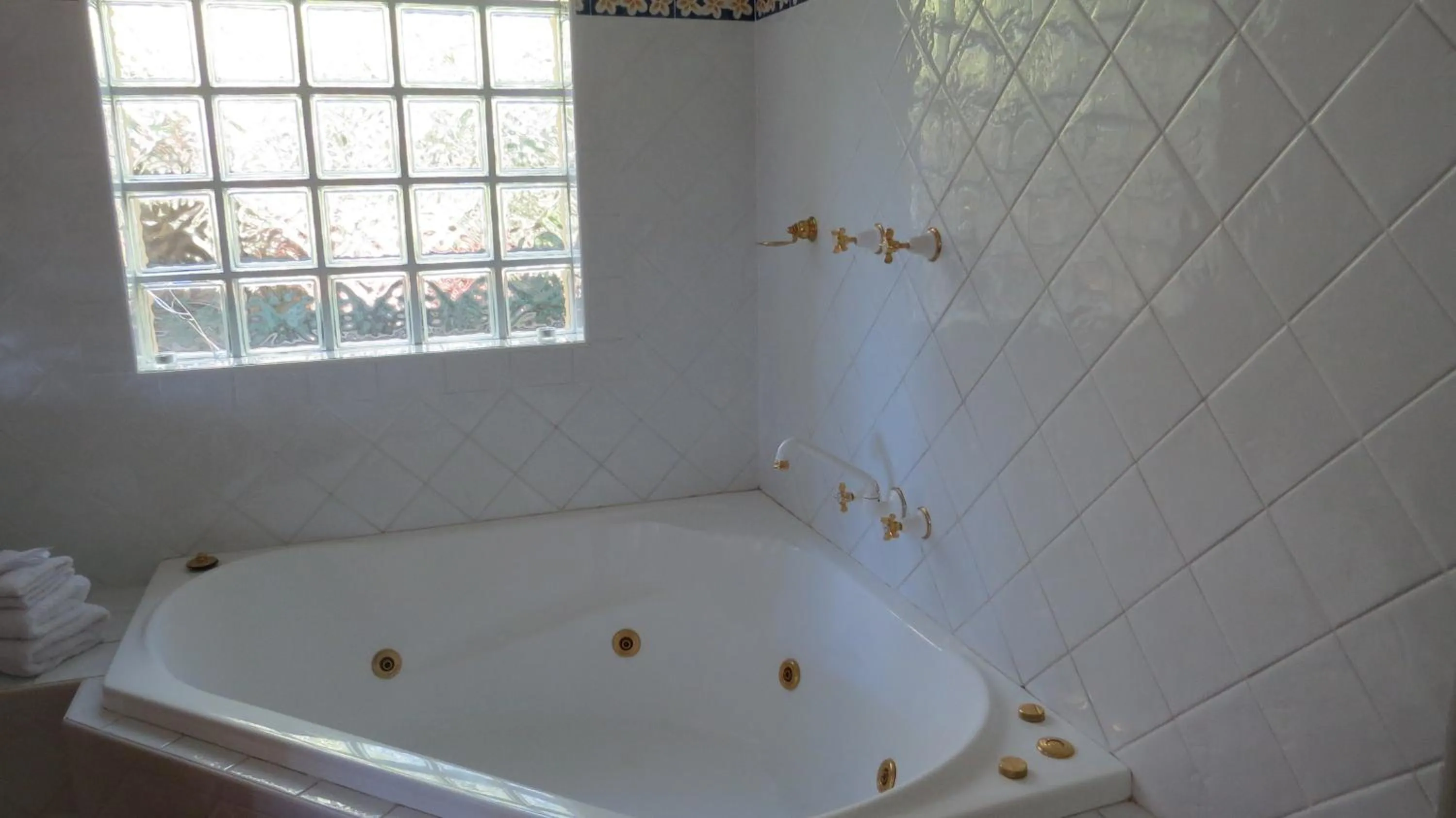 Bathroom in Victoria's At Ewingsdale