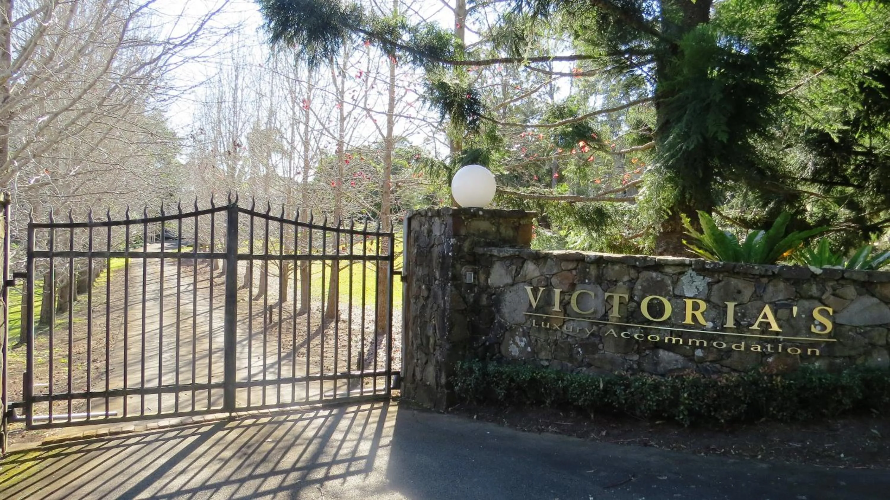 Facade/entrance in Victoria's At Ewingsdale