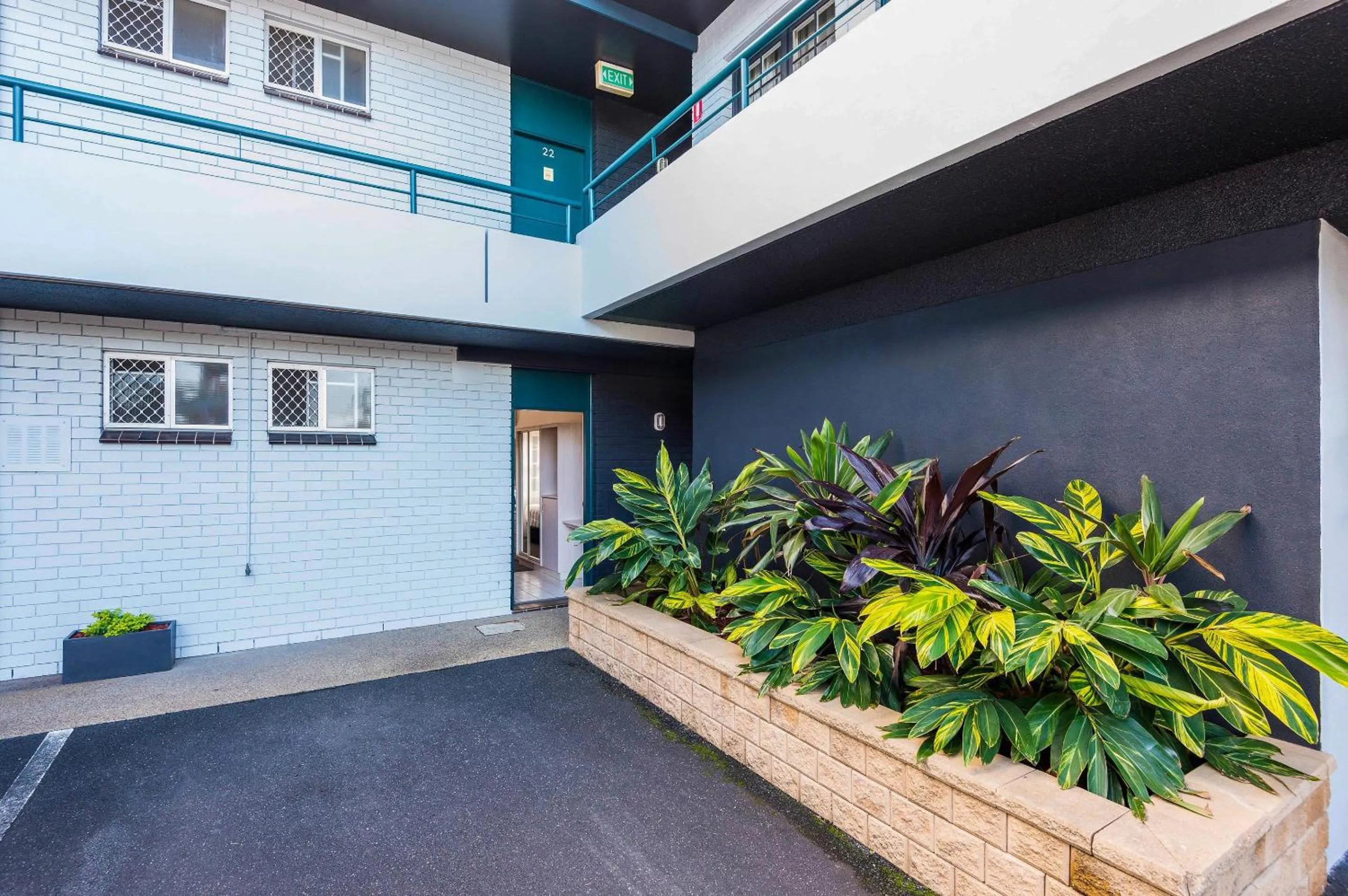 Property building in Comfort Inn All Seasons