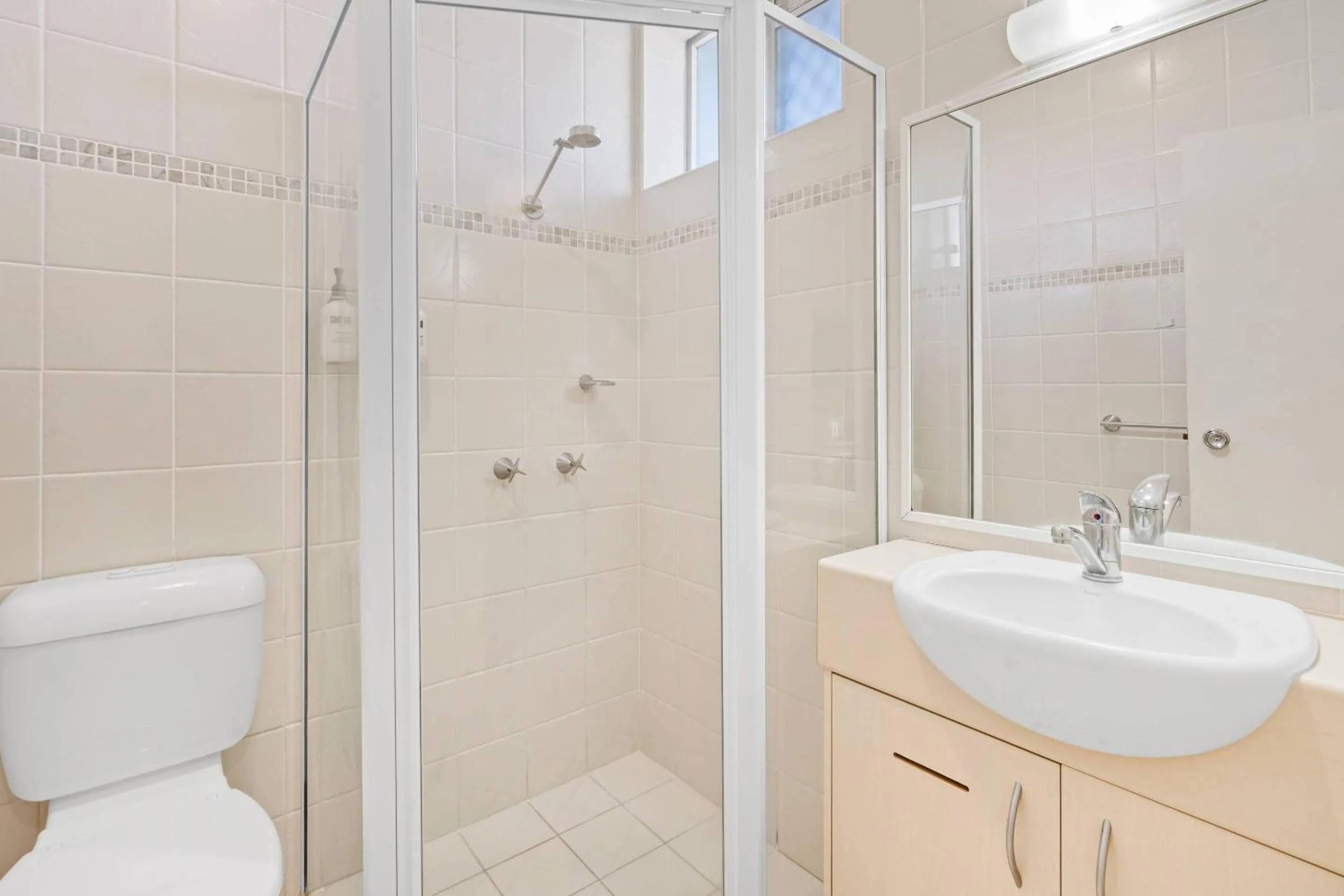 Bedroom in Comfort Inn All Seasons