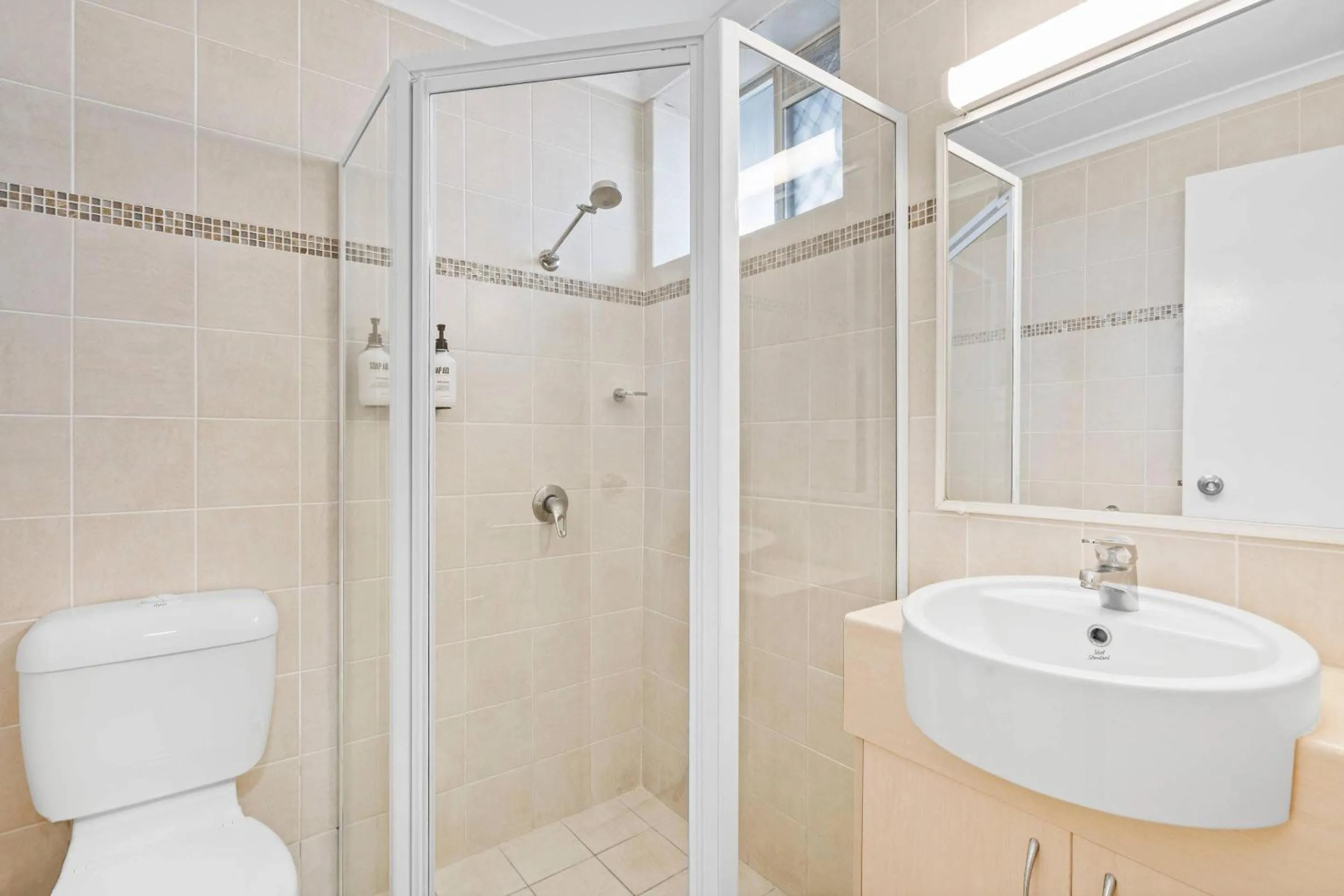 Bedroom in Comfort Inn All Seasons