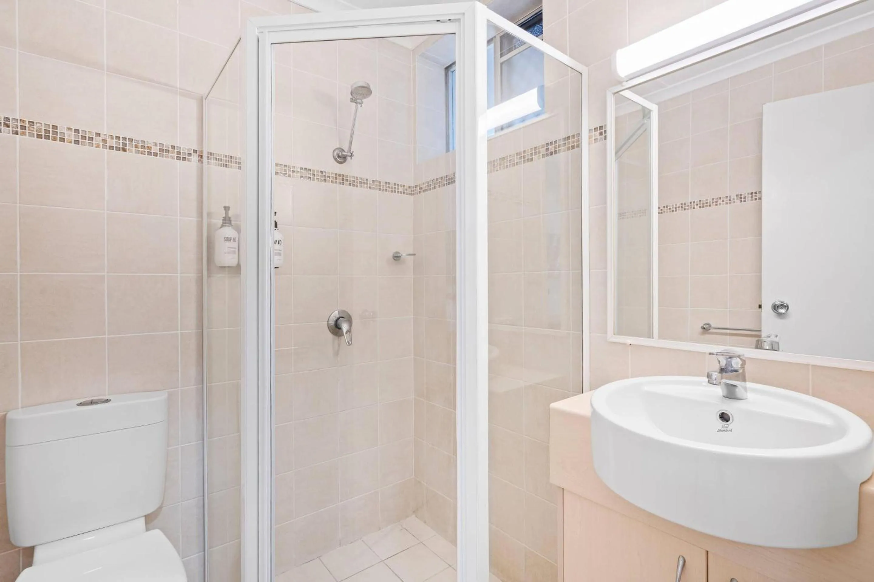 Bedroom in Comfort Inn All Seasons