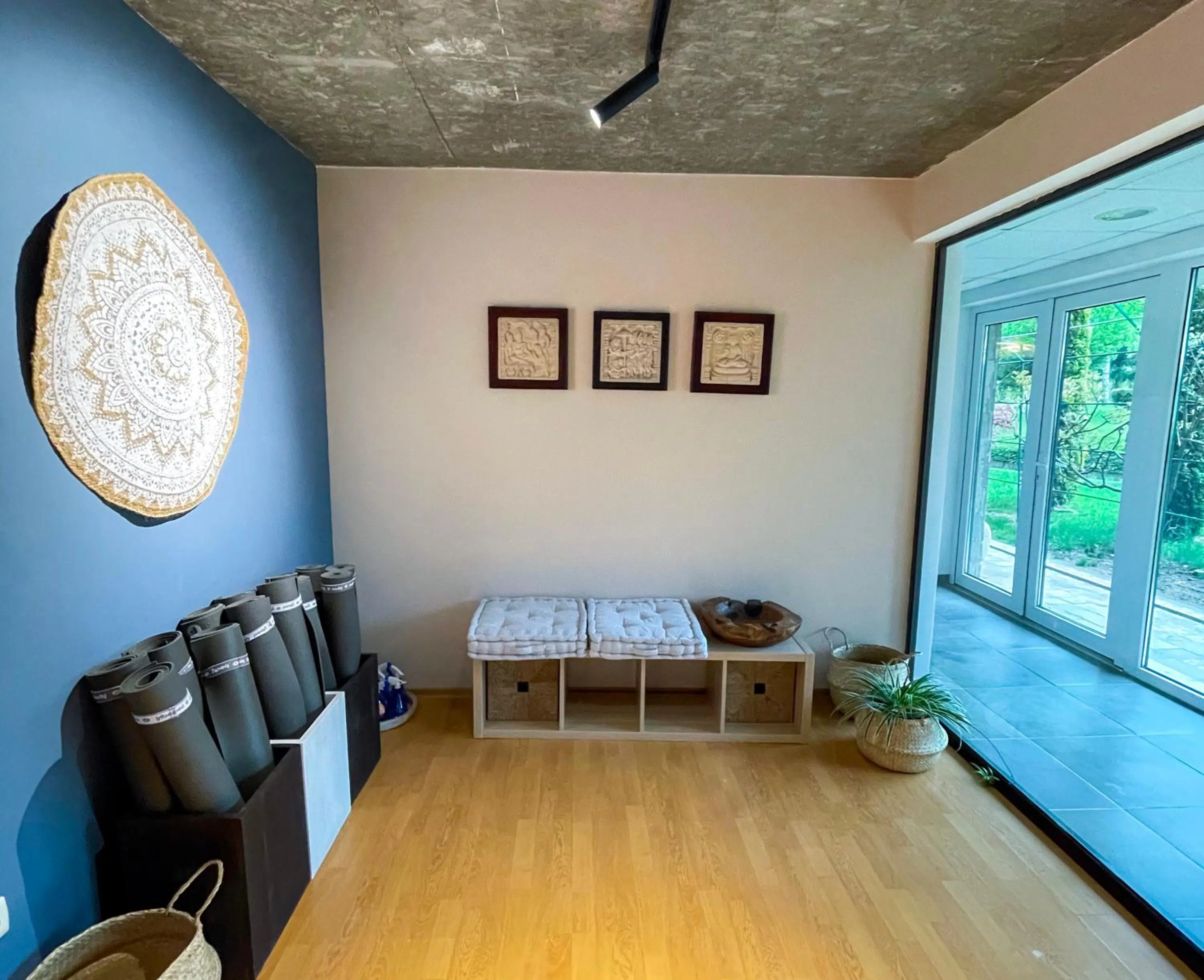 Seating area, Bed in Local Stay Hotel, BW Signature Collection