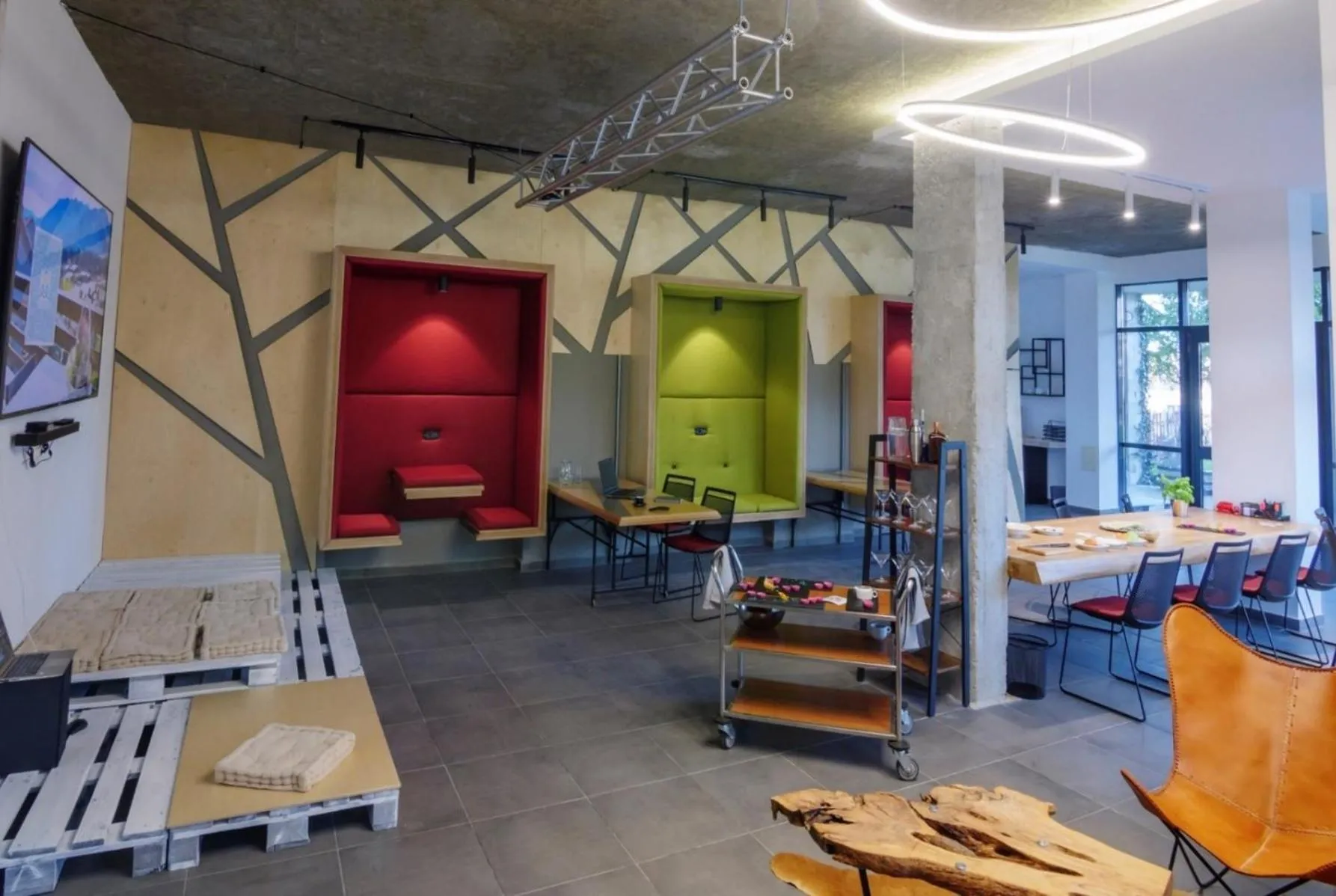 Meeting/conference room in Local Stay Hotel, BW Signature Collection