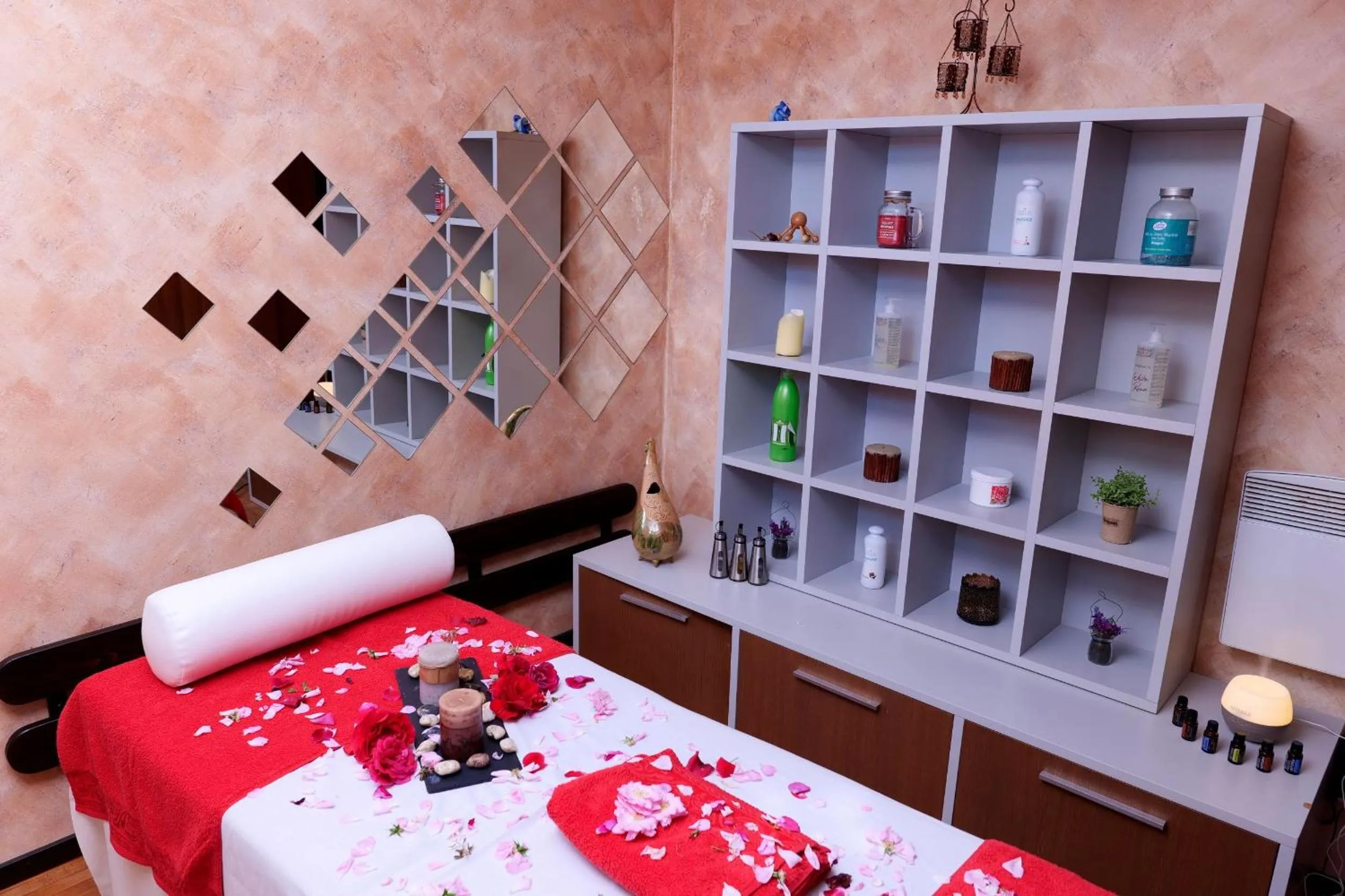 Massage, Bed in Local Stay Hotel, BW Signature Collection