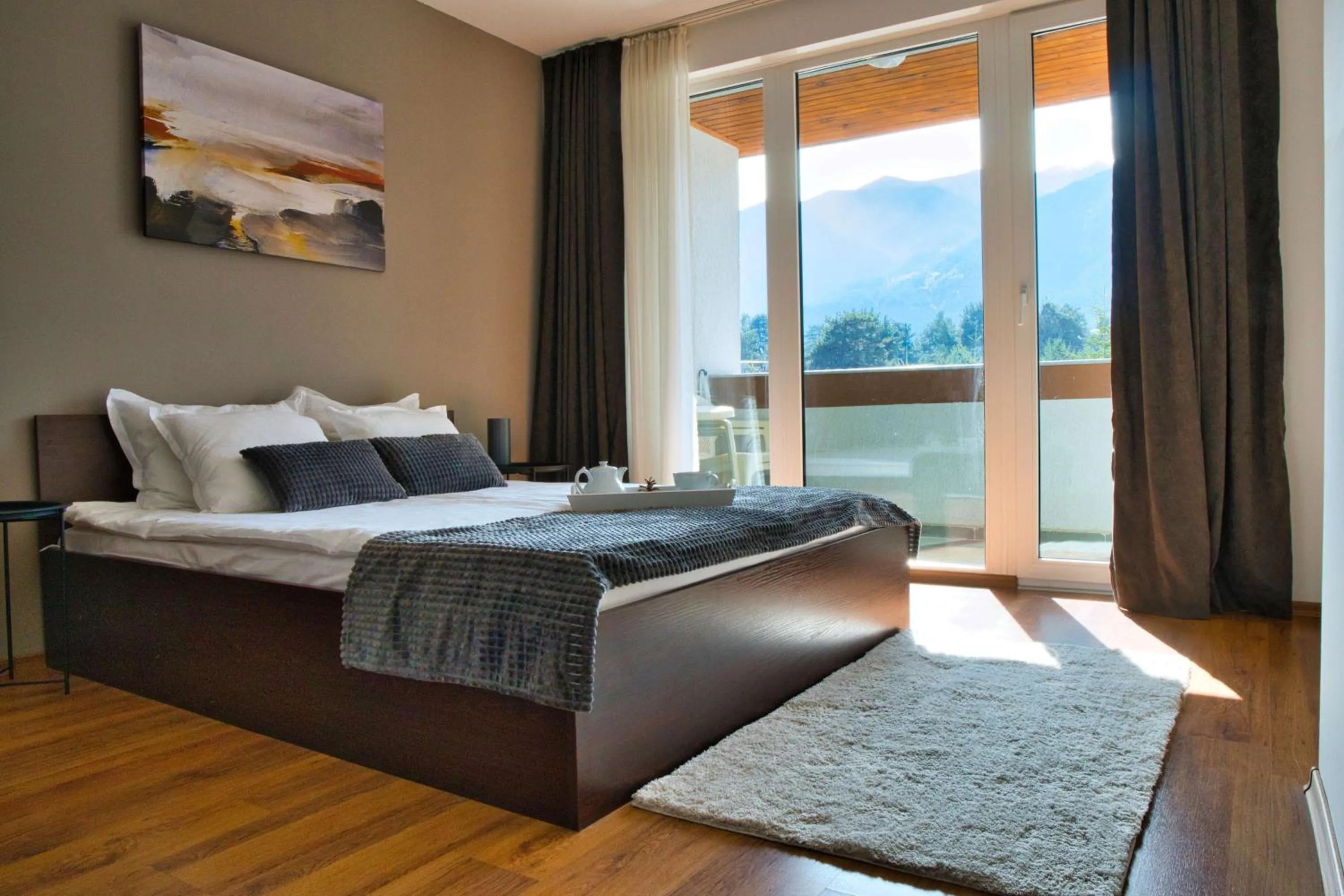 Bedroom, Bed in Local Stay Hotel, BW Signature Collection