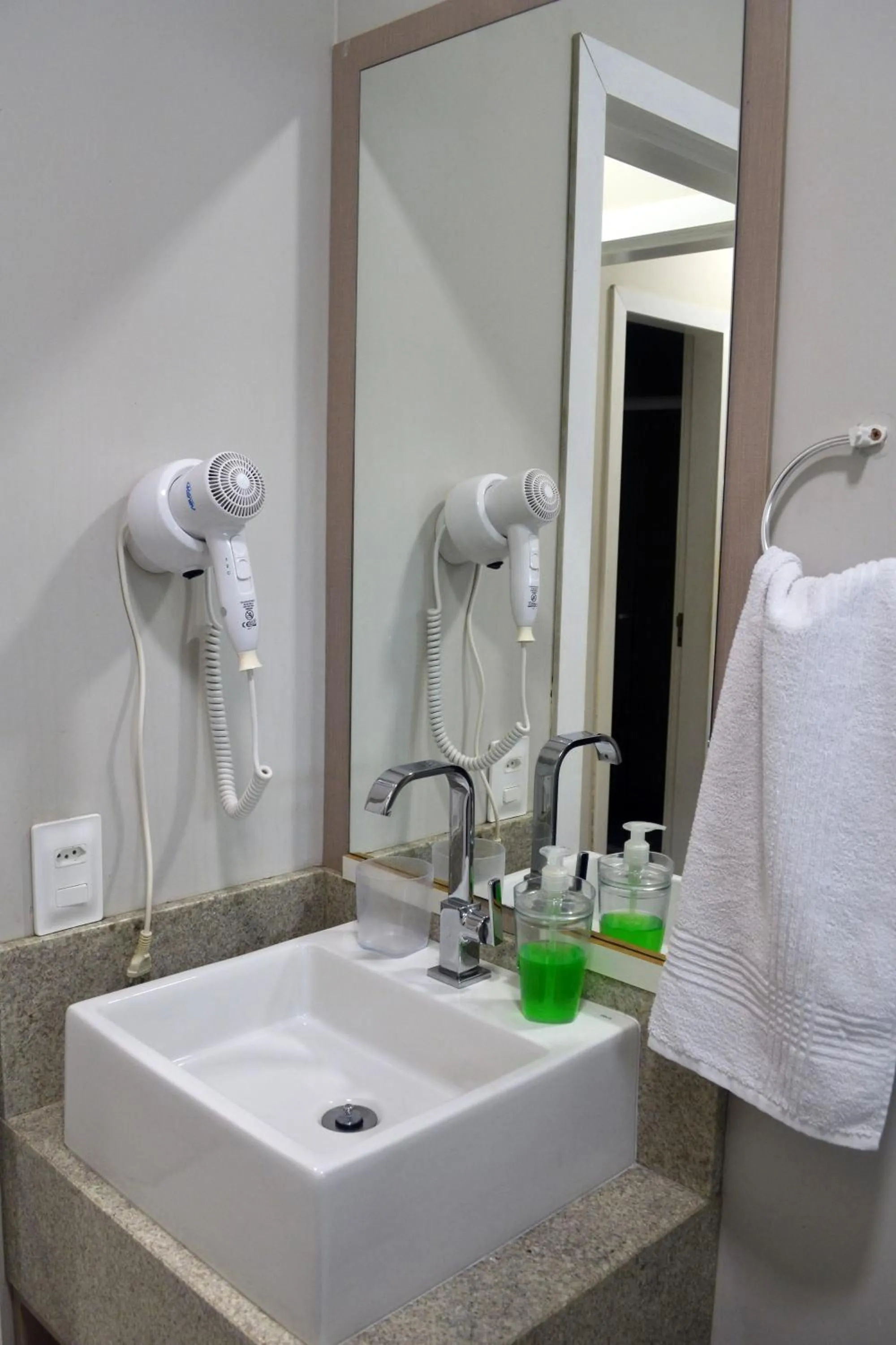 Bathroom in CASA PRAIA A 600m DO MAR