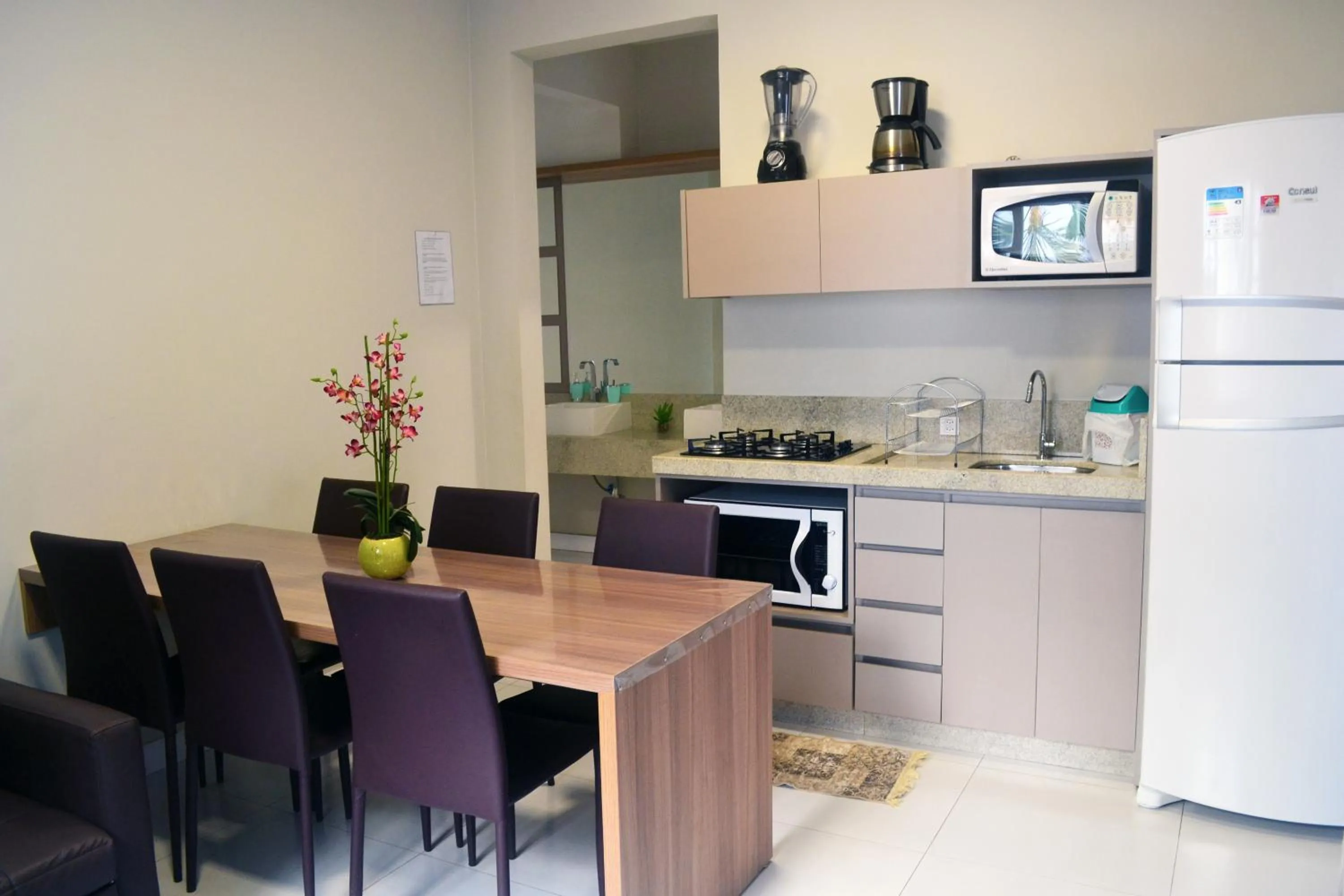 Kitchen or kitchenette in CASA PRAIA A 600m DO MAR