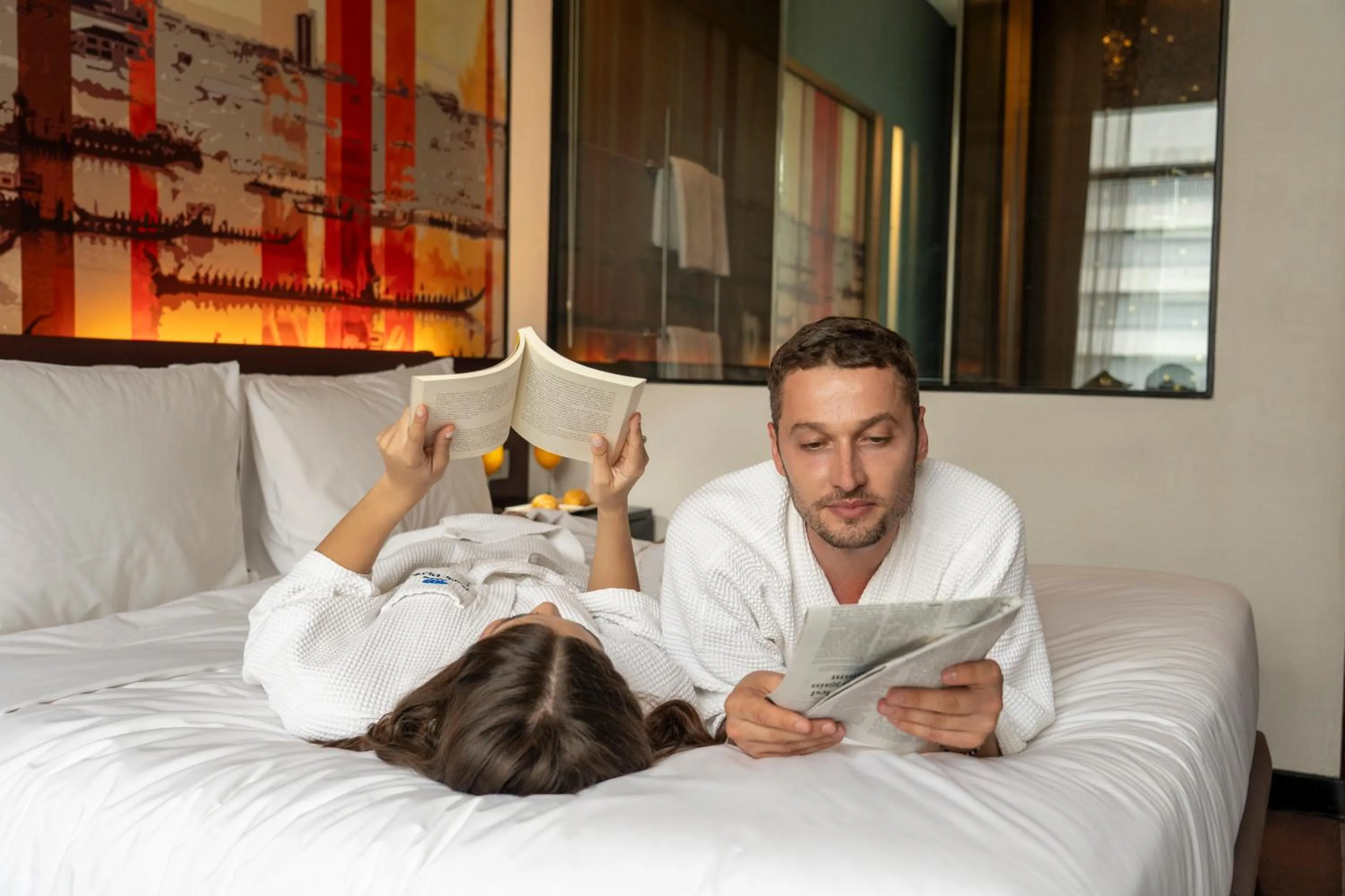 Bedroom, Bed in Park Plaza Bangkok Soi 18