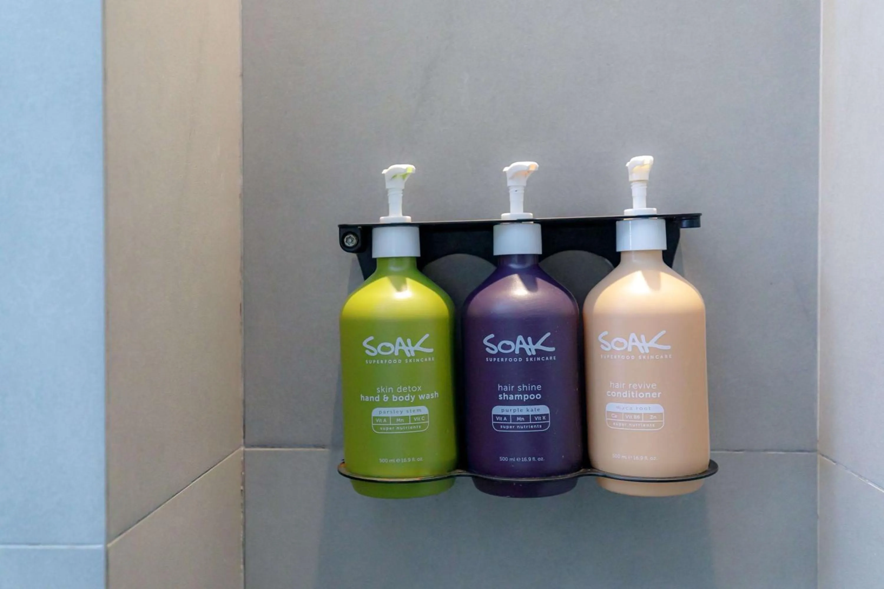 Bathroom in Park Plaza Bangkok Soi 18