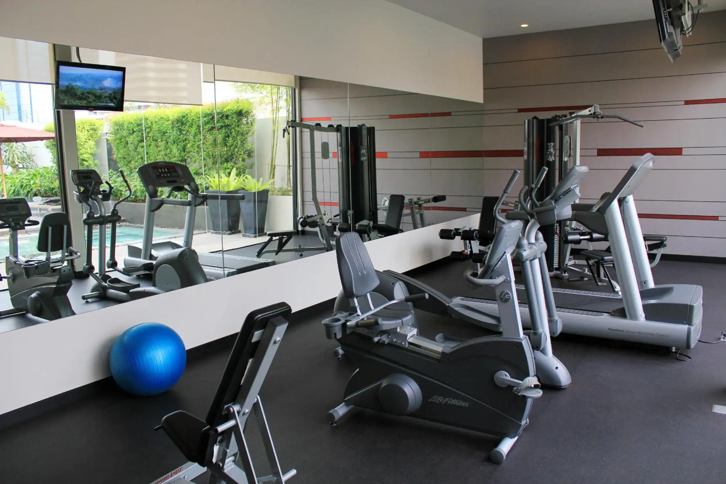 Fitness centre/facilities in Park Plaza Bangkok Soi 18 Fitness centre/facilities in Park Plaza Bangkok Soi 18