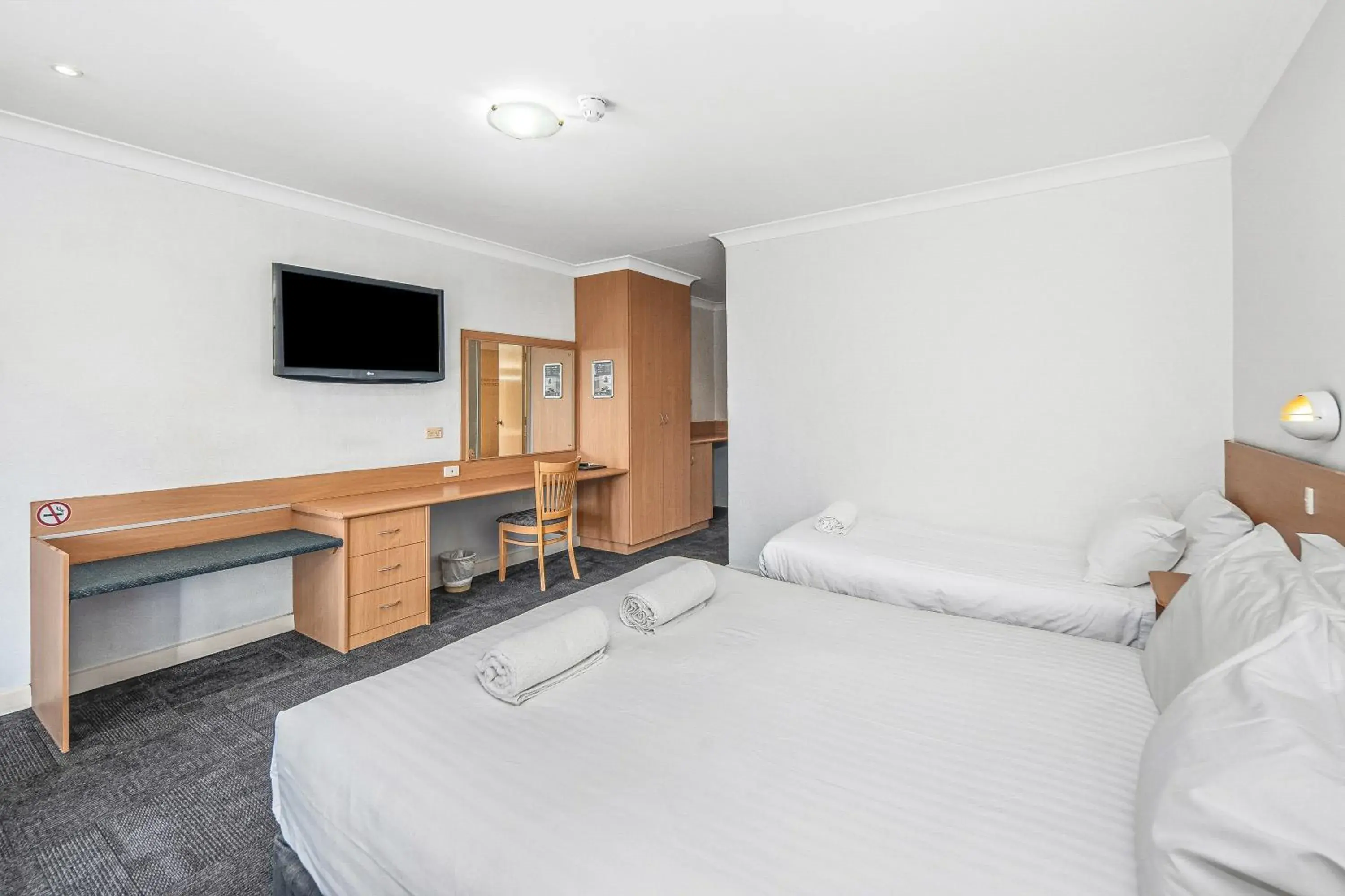 Bed in Diplomat Hotel Alice Springs Bed in Diplomat Hotel Alice Springs