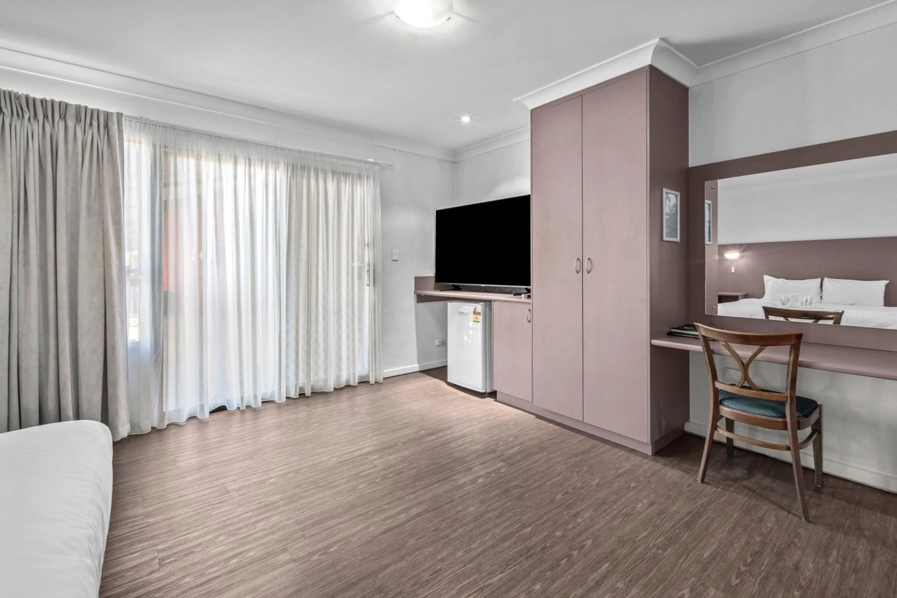 TV and multimedia in Diplomat Hotel Alice Springs