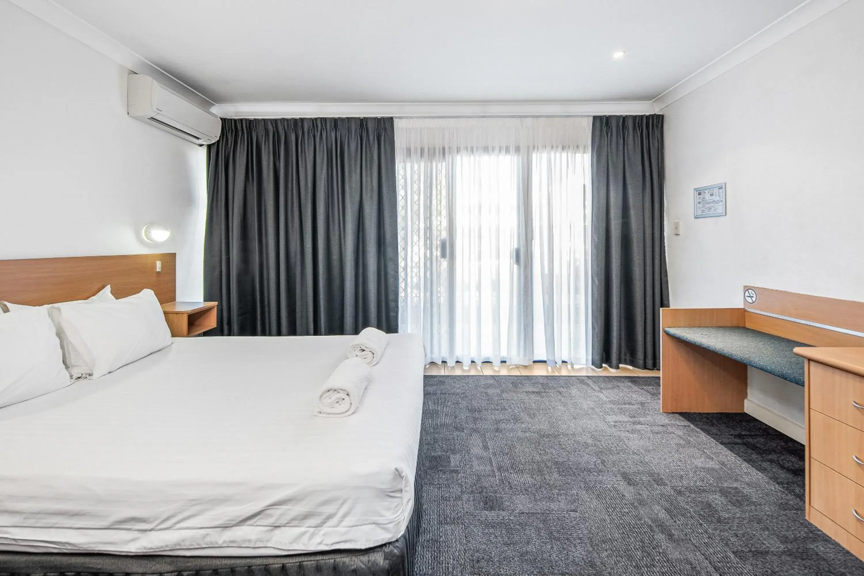 Bed in Diplomat Hotel Alice Springs Bed in Diplomat Hotel Alice Springs