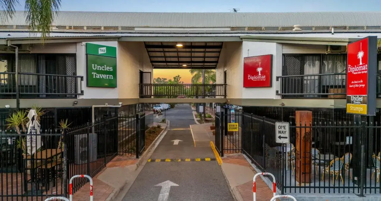 Property building in Diplomat Hotel Alice Springs Property building in Diplomat Hotel Alice Springs