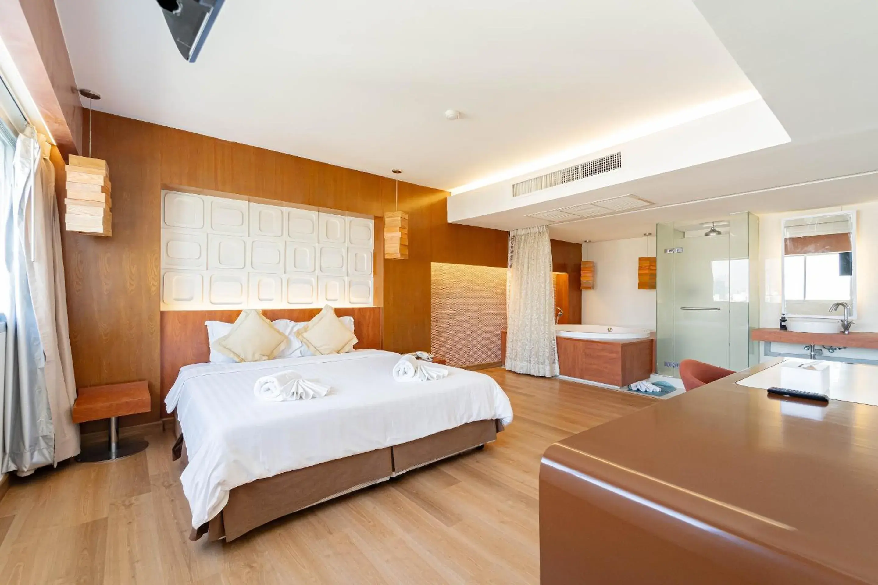 King Suite with Jacuzzi in Veronica Residence King Suite with Jacuzzi in Veronica Residence