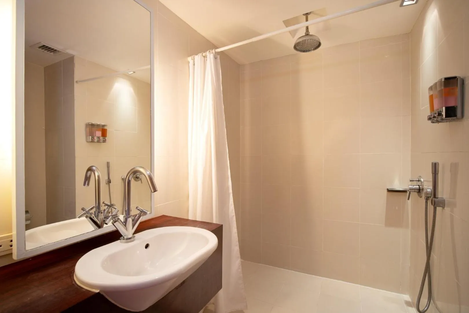 Shower in Veronica Residence