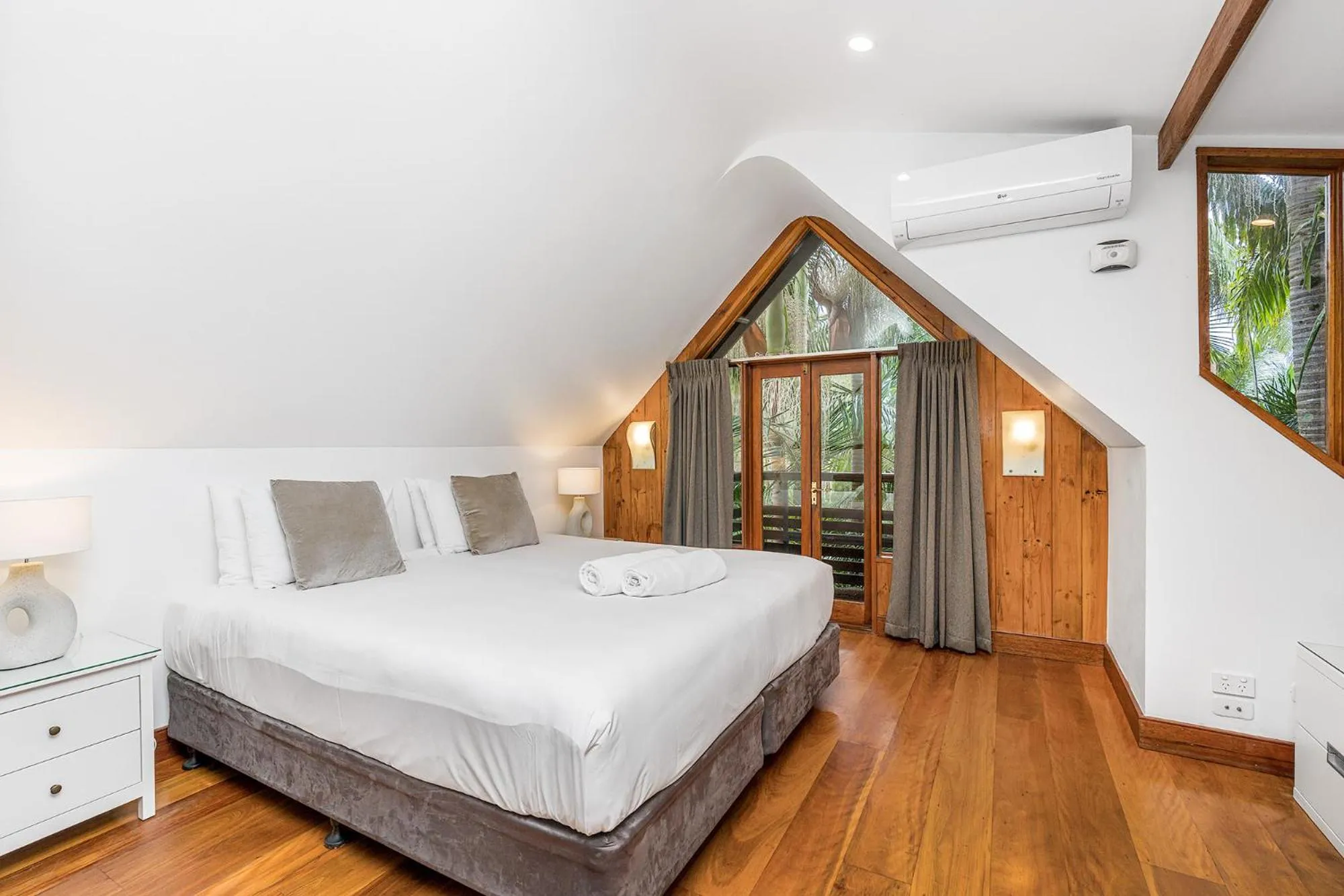 Bed in Shambhala @ Byron