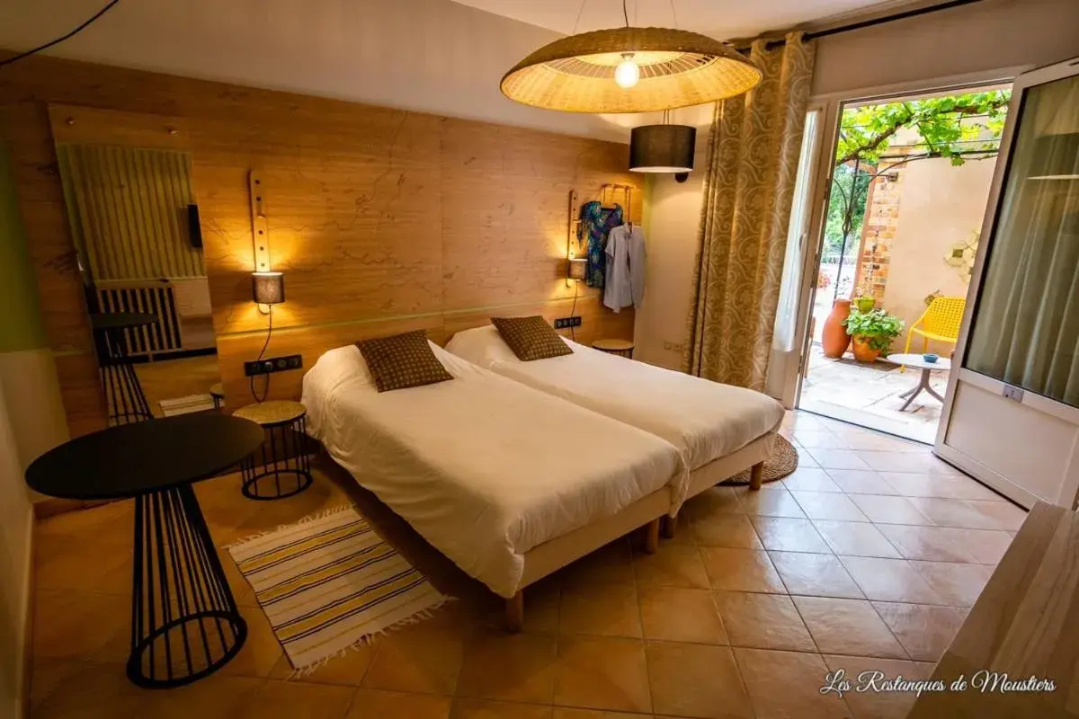 Comfort Twin Room in Hotel Les Restanques De Moustiers Comfort Twin Room in Hotel Les Restanques De Moustiers