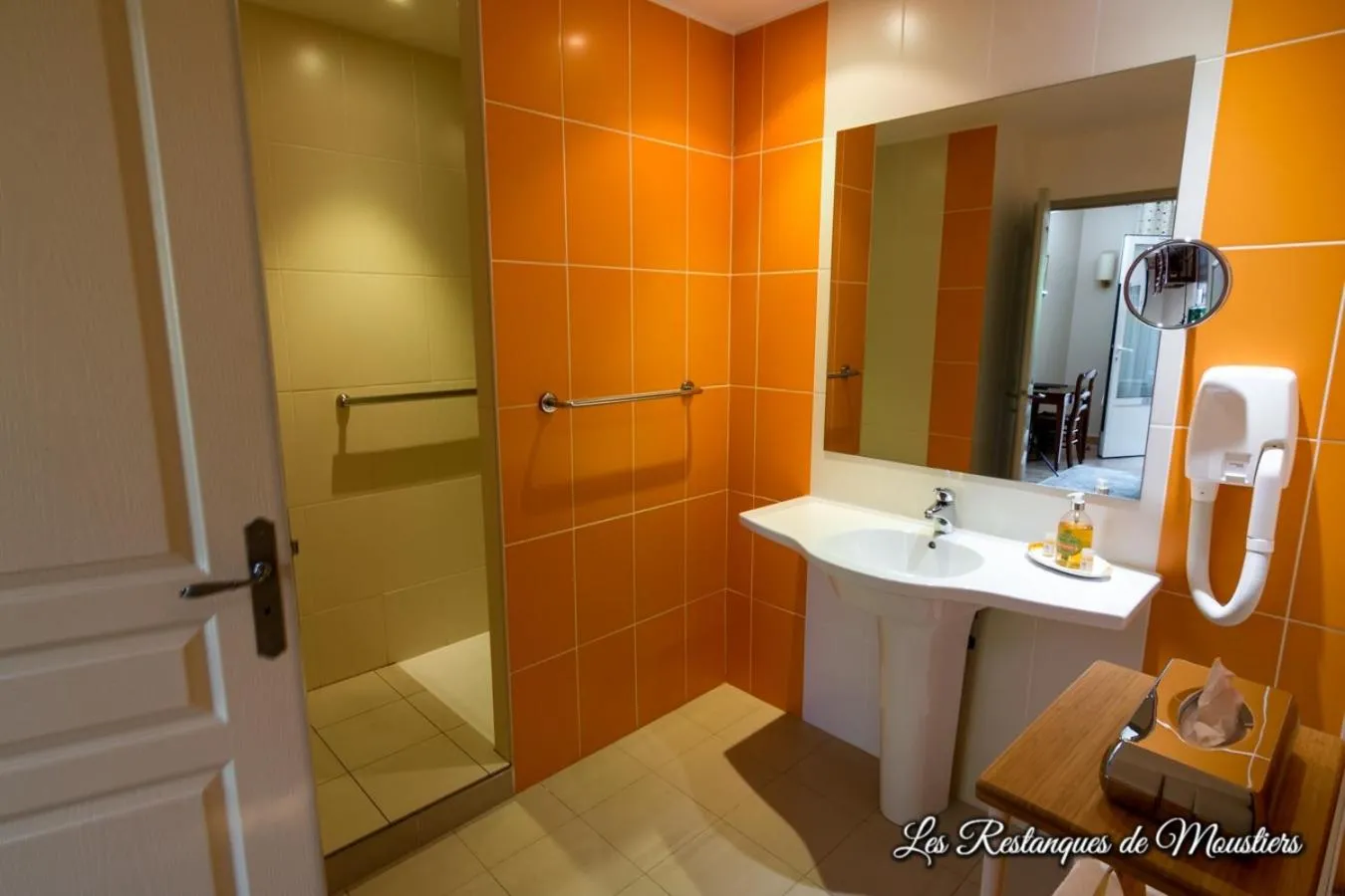 Shower in Hotel Les Restanques De Moustiers
