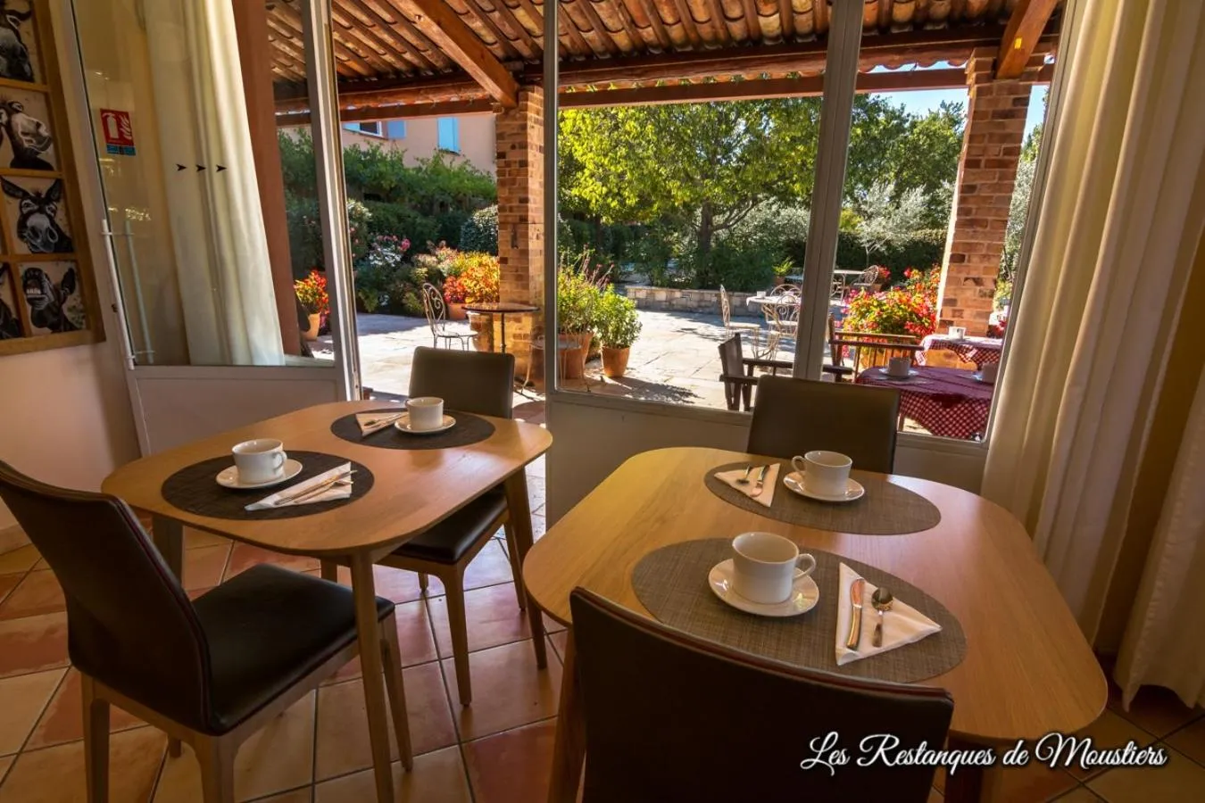 Patio in Hotel Les Restanques De Moustiers