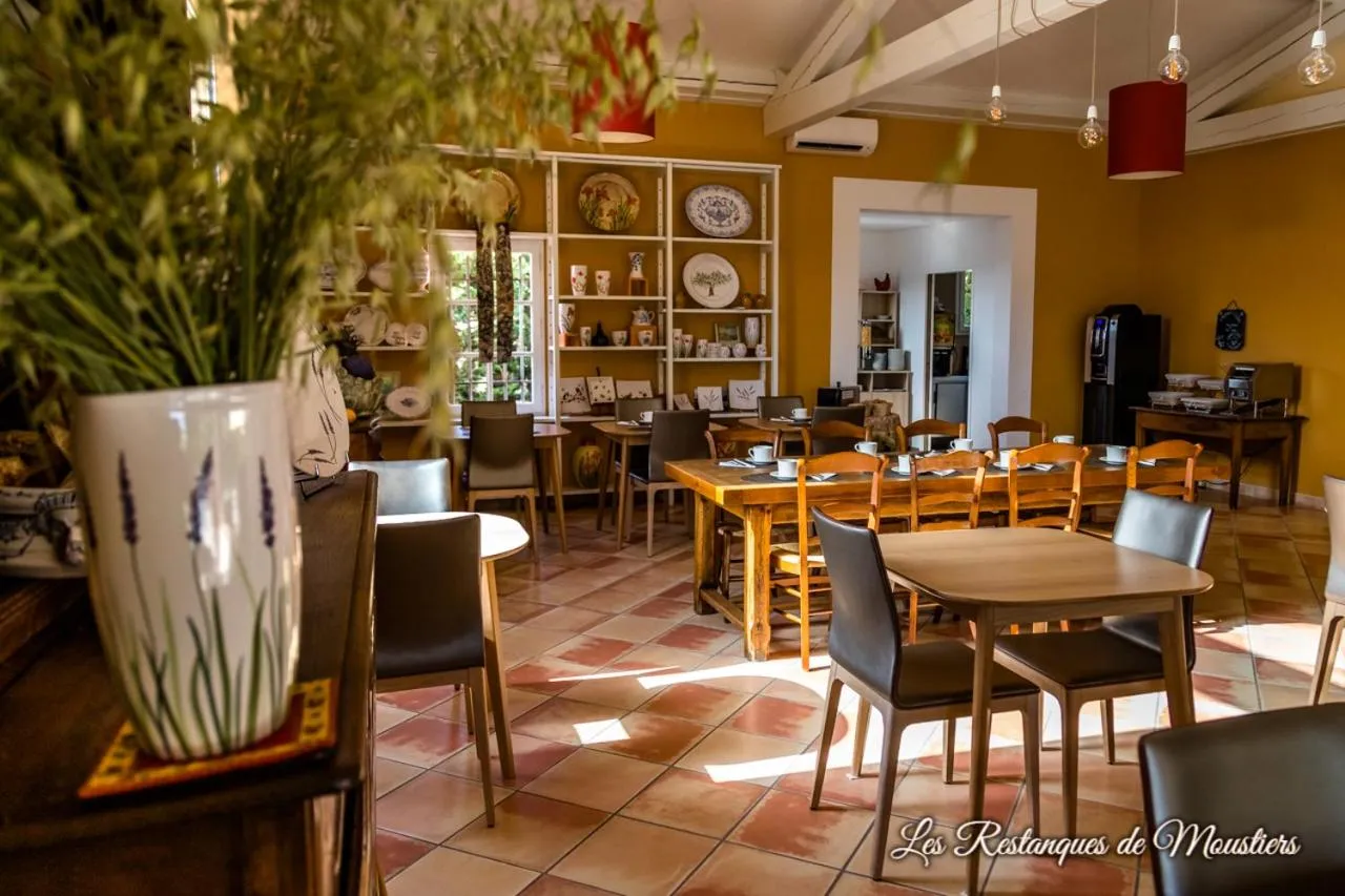 Breakfast in Hotel Les Restanques De Moustiers