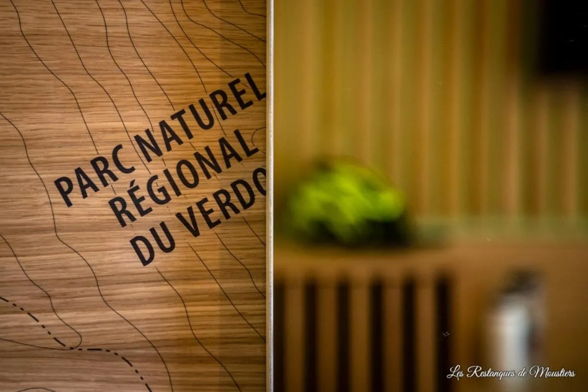 Logo/Certificate/Sign in Hotel Les Restanques De Moustiers