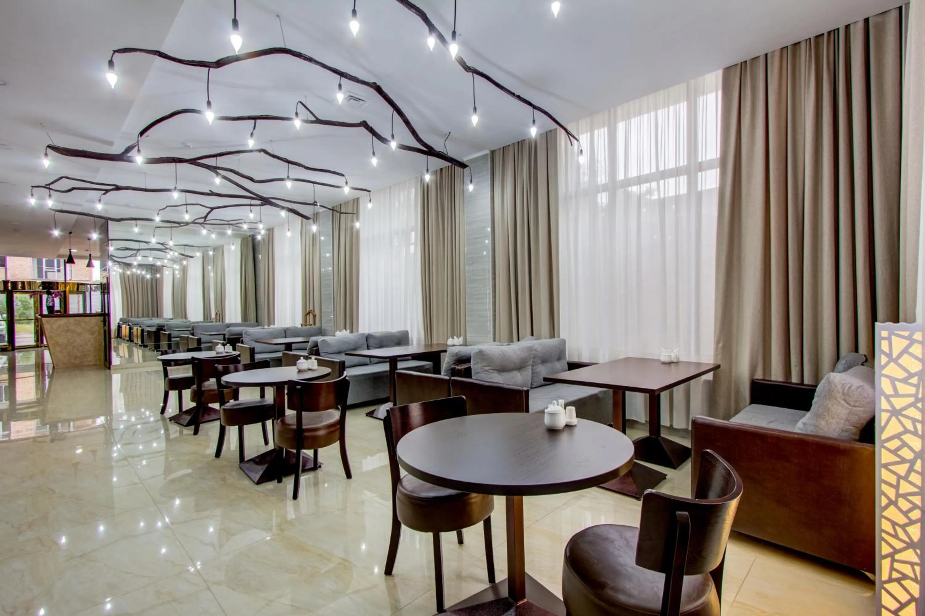Restaurant/places to eat in Hotel Bridges Bishkek