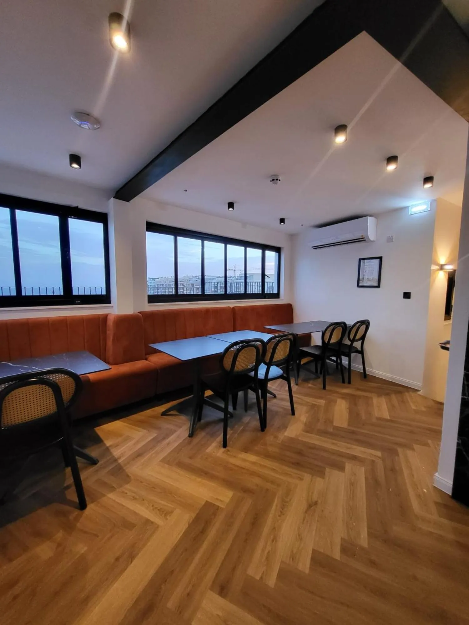 Breakfast in Carlton Hotel