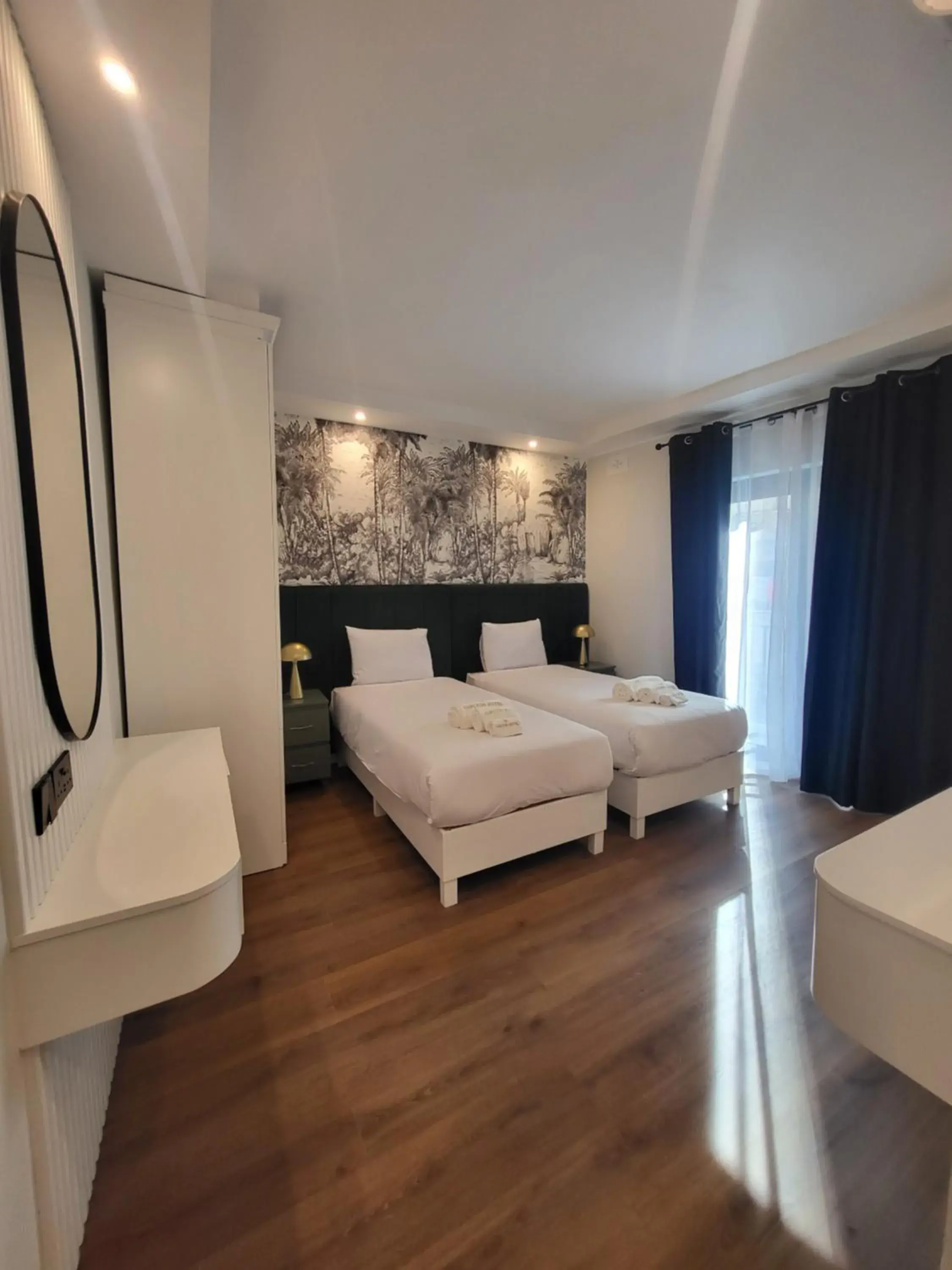 Bed in Carlton Hotel Bed in Carlton Hotel