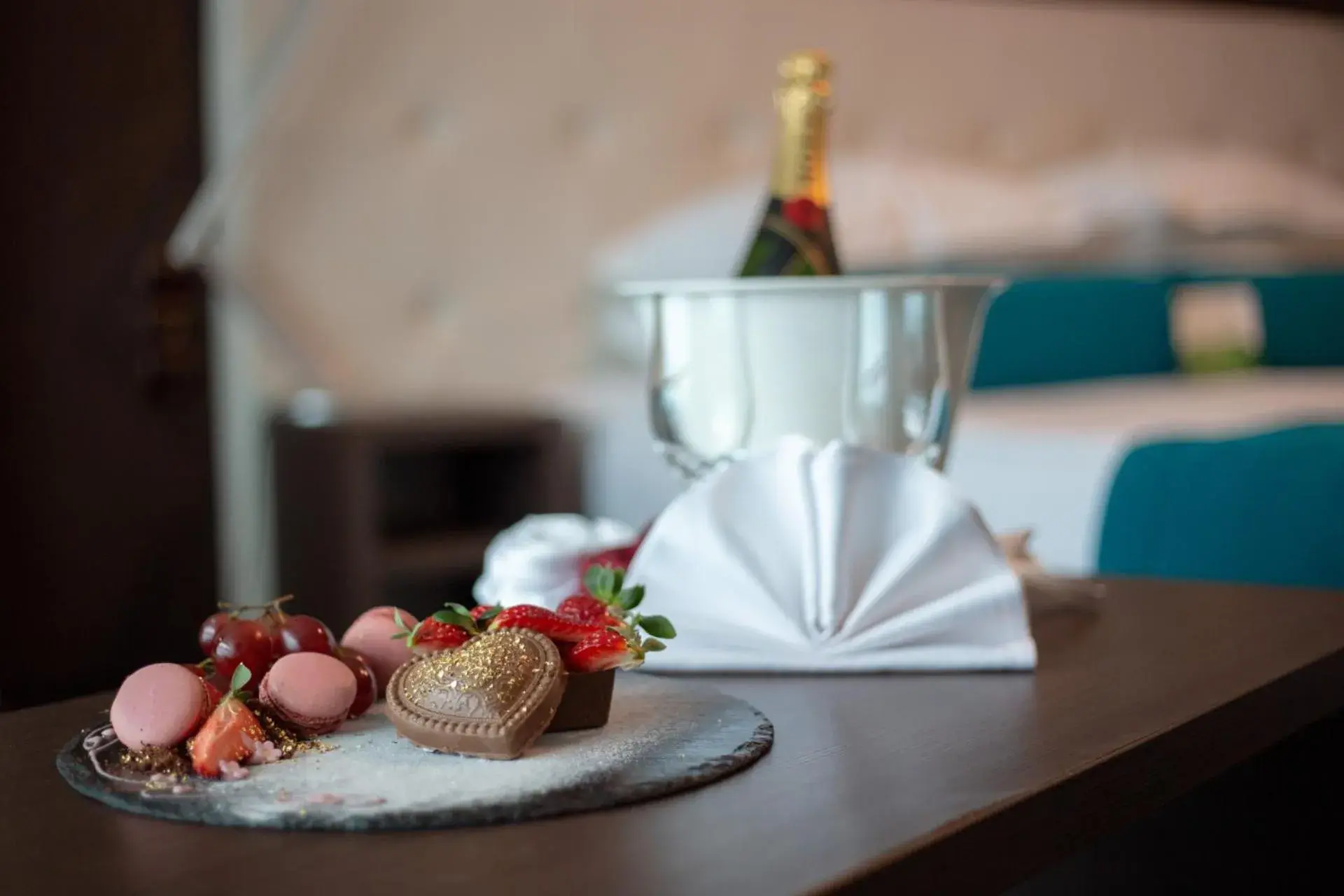 Food and drinks, Bed in International Hotel Casino & Tower Suites Food and drinks, Bed in International Hotel Casino & Tower Suites