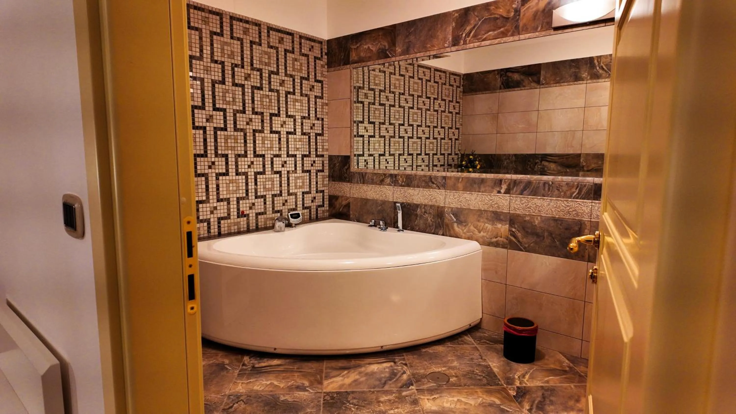 Bath in Regina di Saba - Hotel Villa per ricevimenti