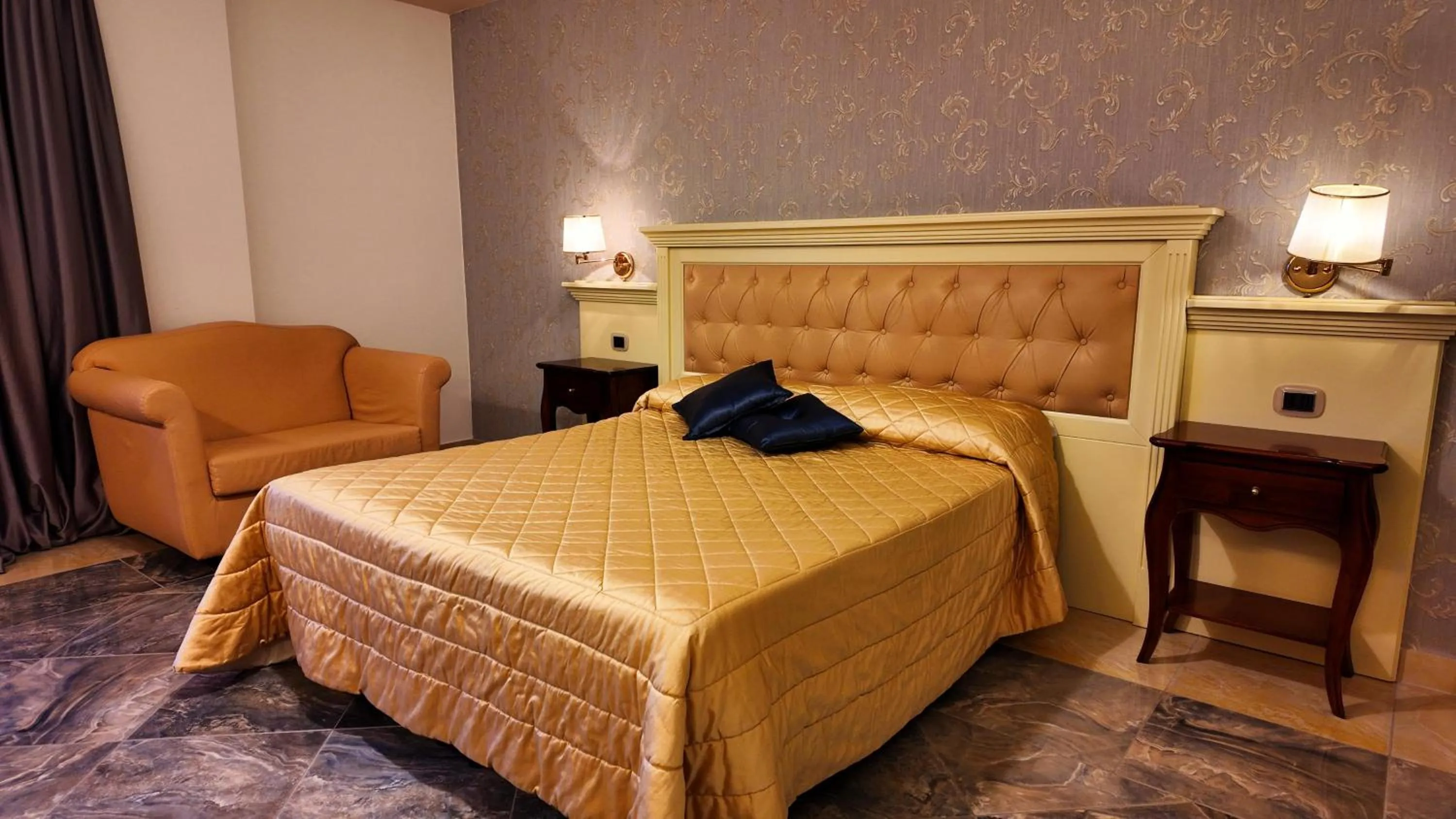 Photo of the whole room, Bed in Regina di Saba - Hotel Villa per ricevimenti