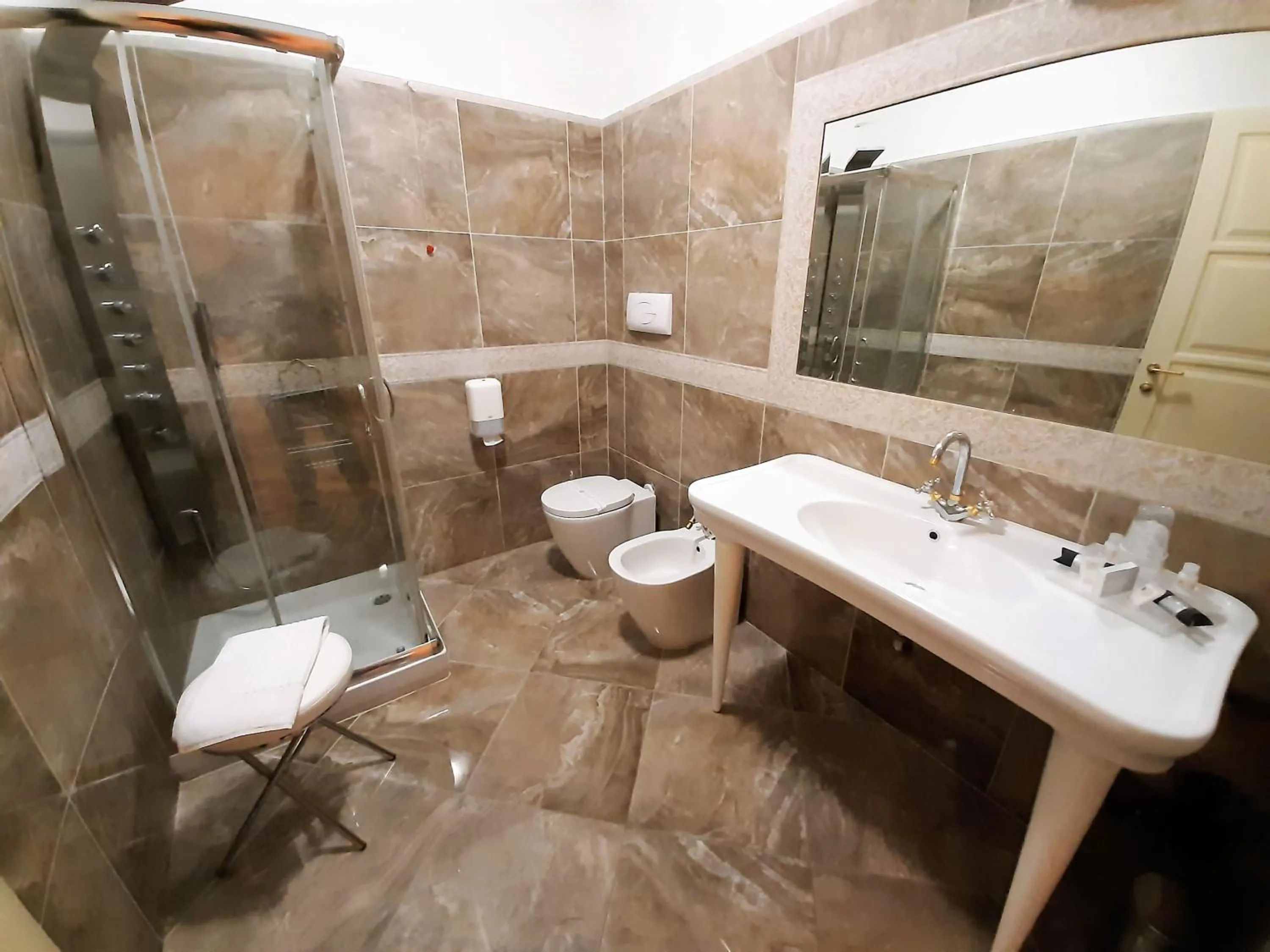 Bathroom in Regina di Saba - Hotel Villa per ricevimenti