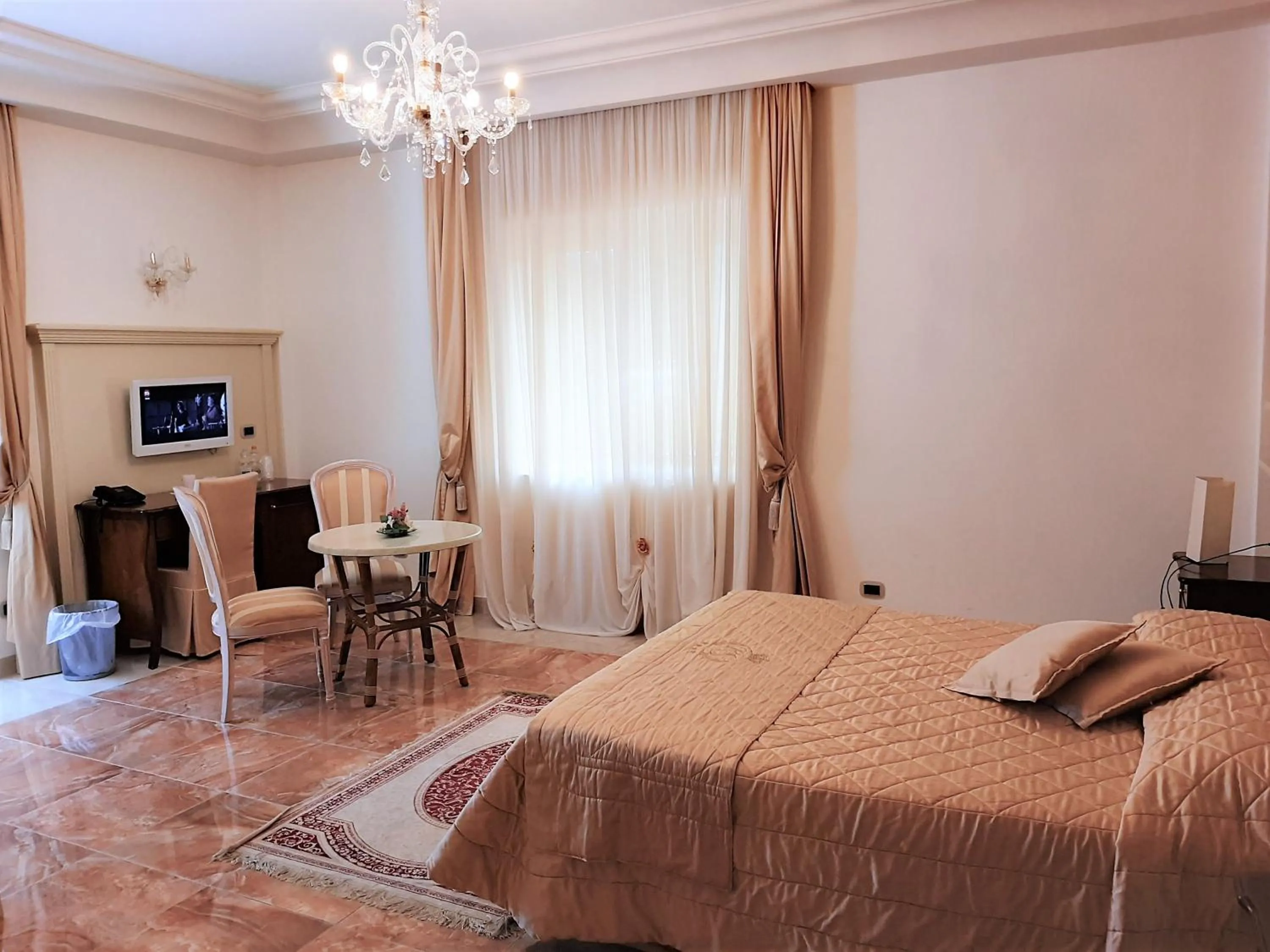 Photo of the whole room, Bed in Regina di Saba - Hotel Villa per ricevimenti